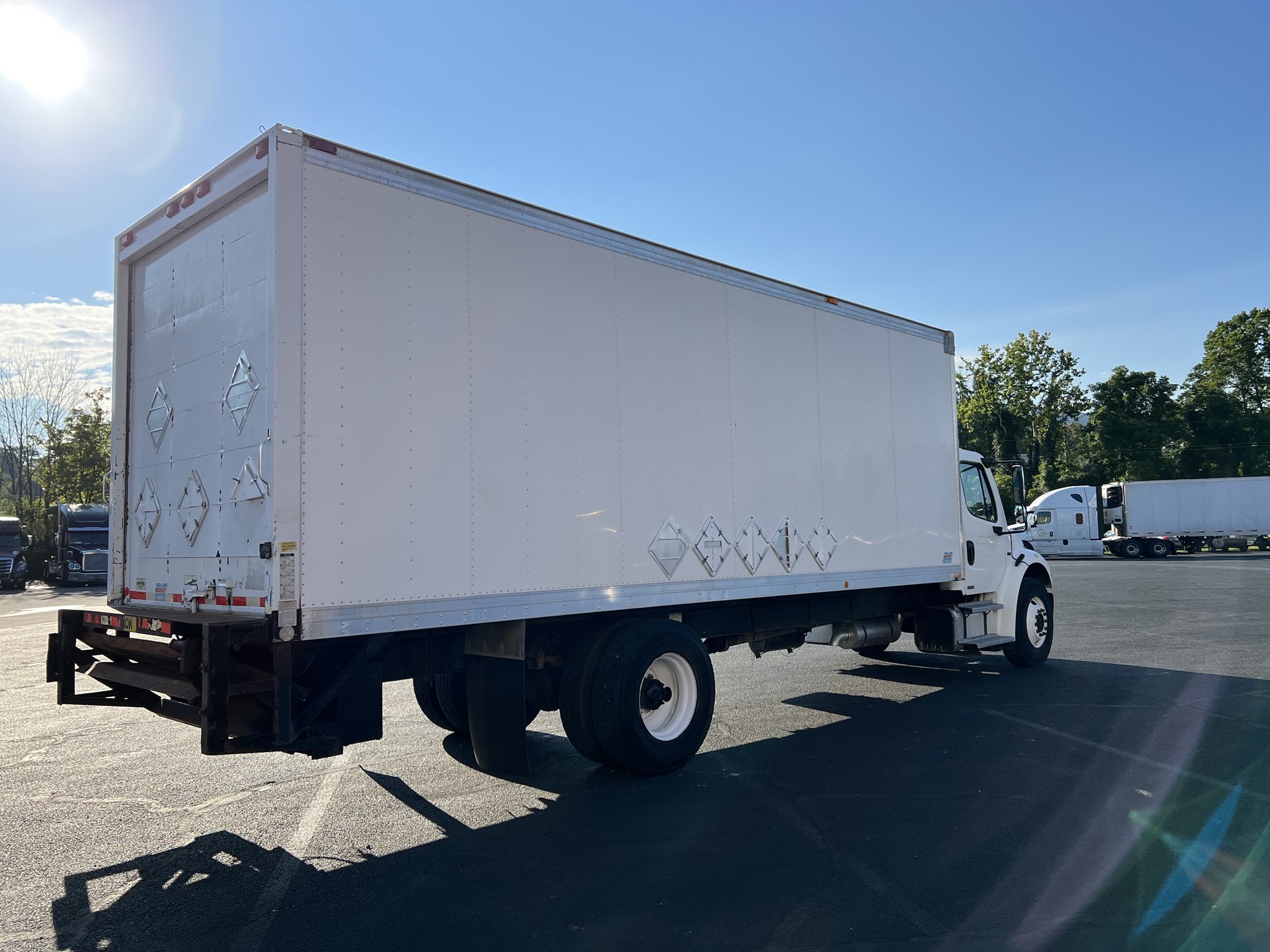 2006 freightliner box truck