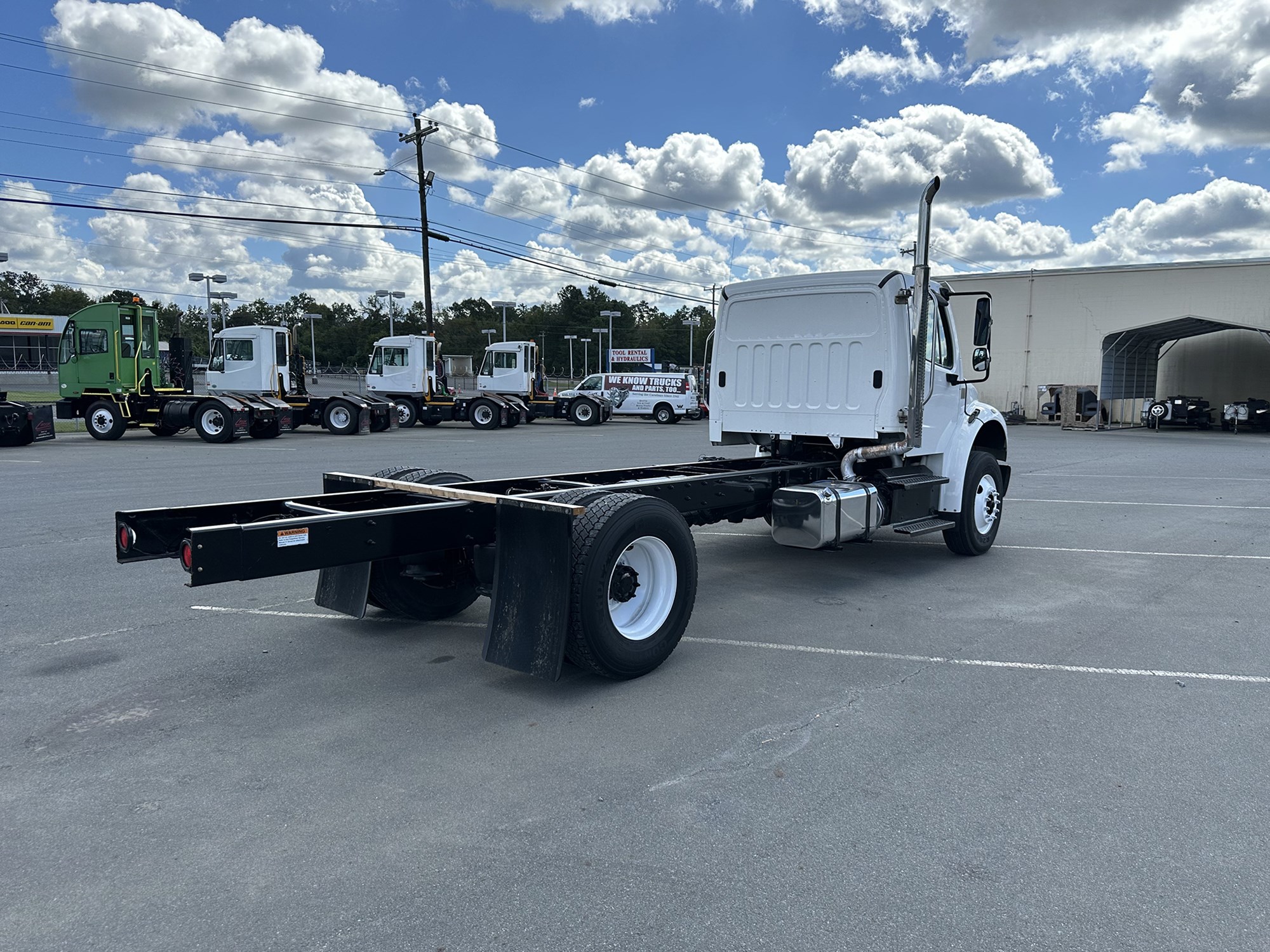 2019 Freightliner M2 106 - image 5 of 6