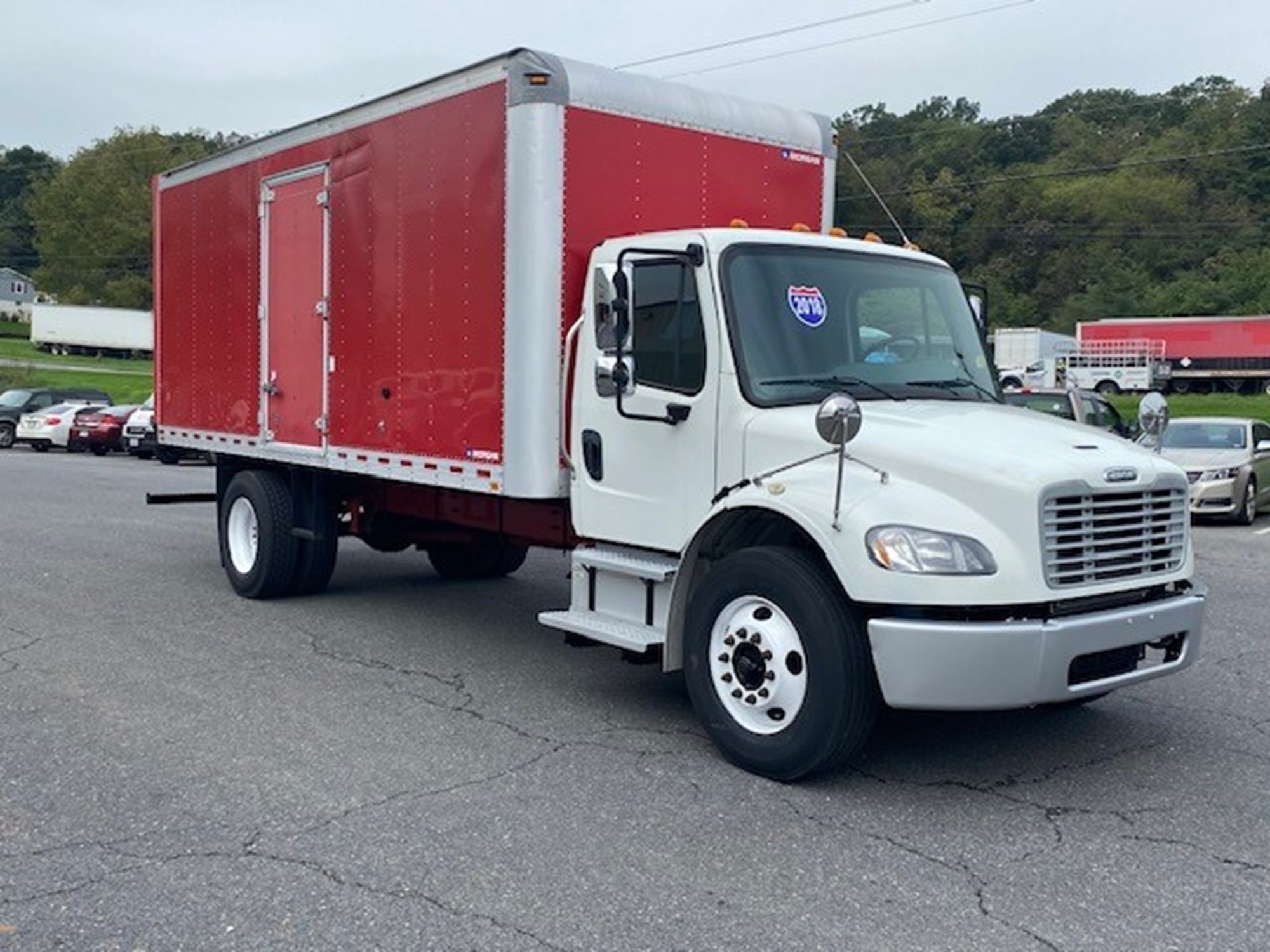 2018 Freightliner M2 - image 2 of 6