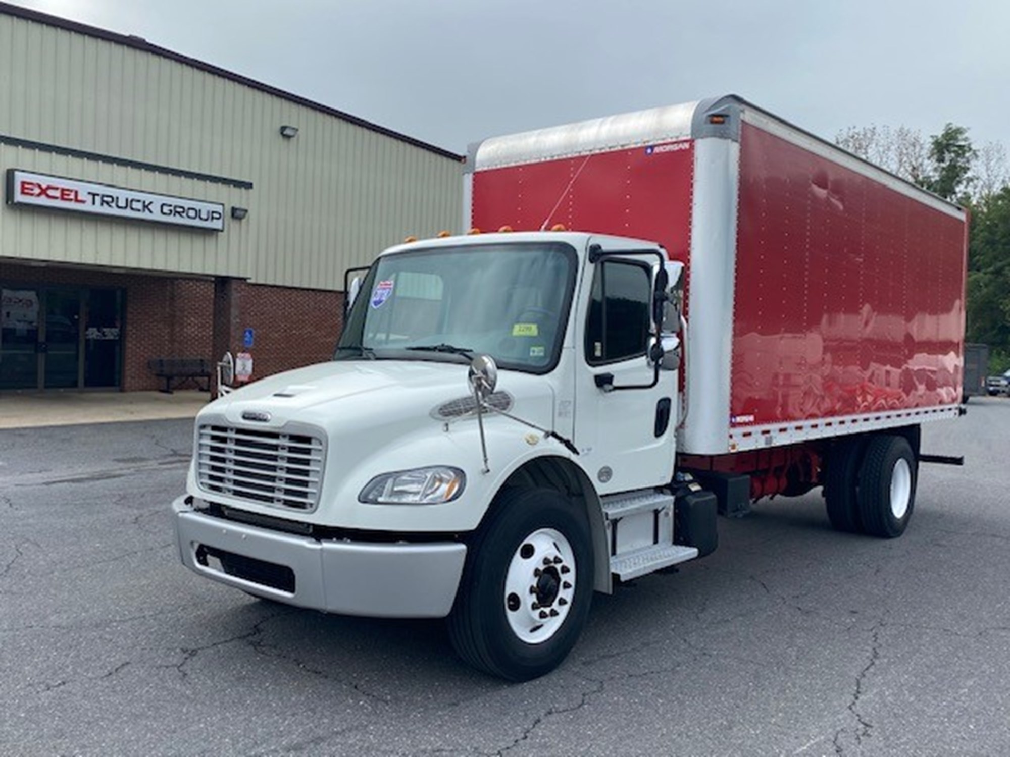 2018 Freightliner M2 - image 4 of 6