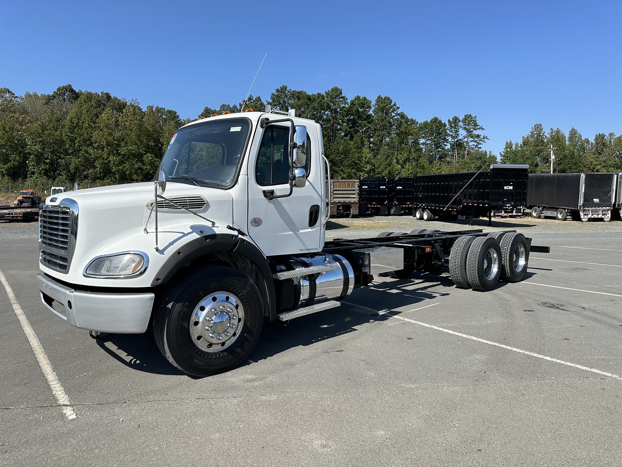 2019 Freightliner M2 - image 1 of 6