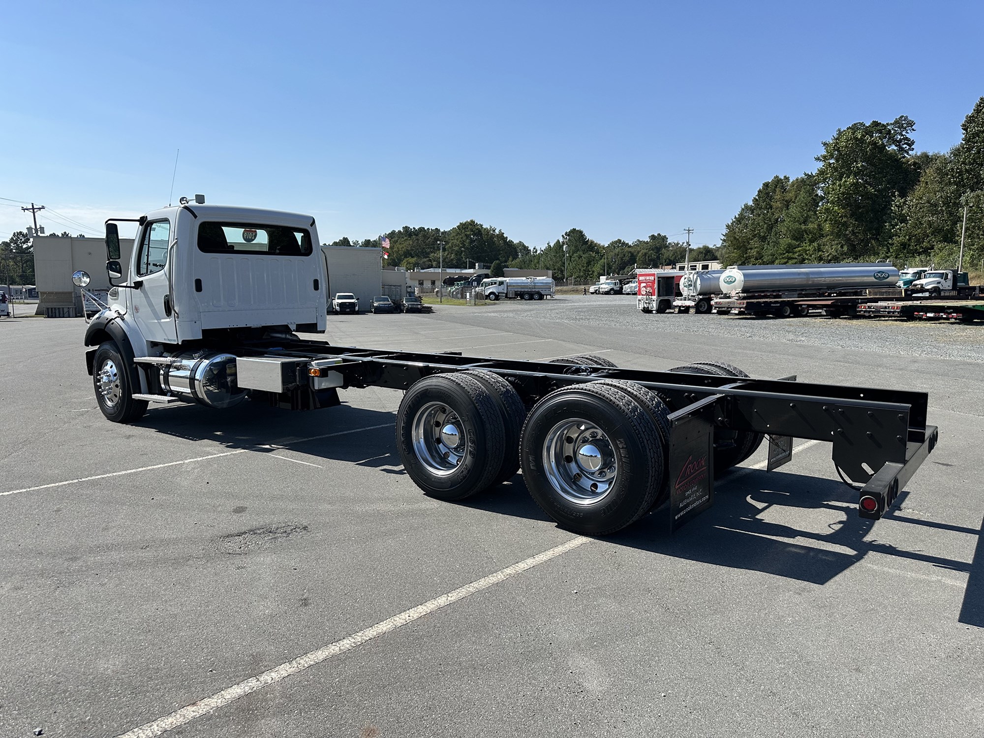 2019 Freightliner M2 - image 3 of 6