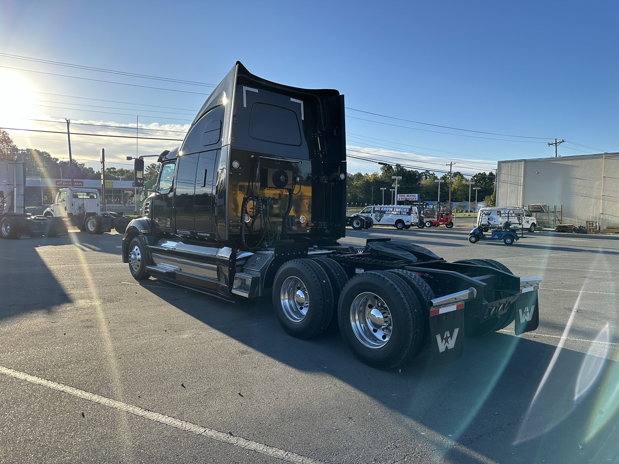 2022 Western Star 5700 XE - image 3 of 6