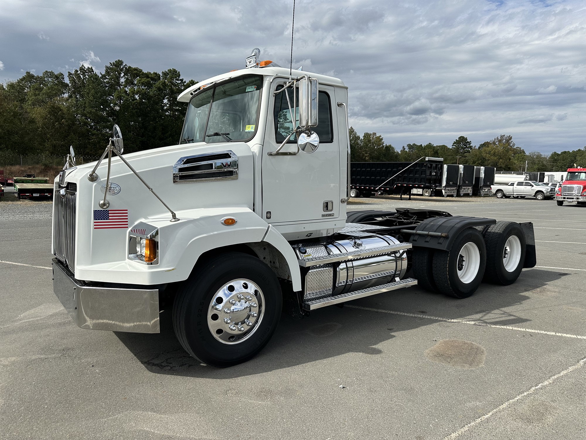 2016 Western Star 4700 - image 1 of 6