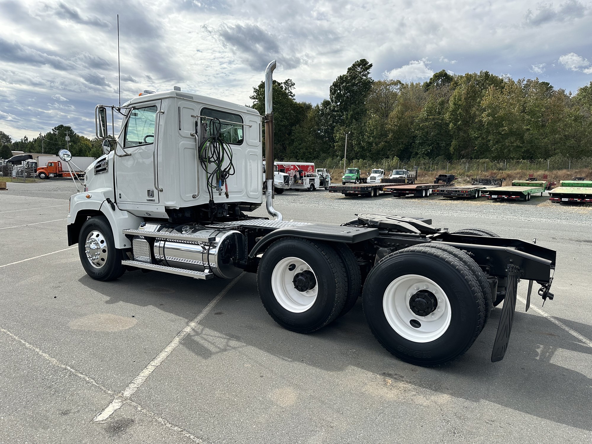 2016 Western Star 4700 - image 3 of 6