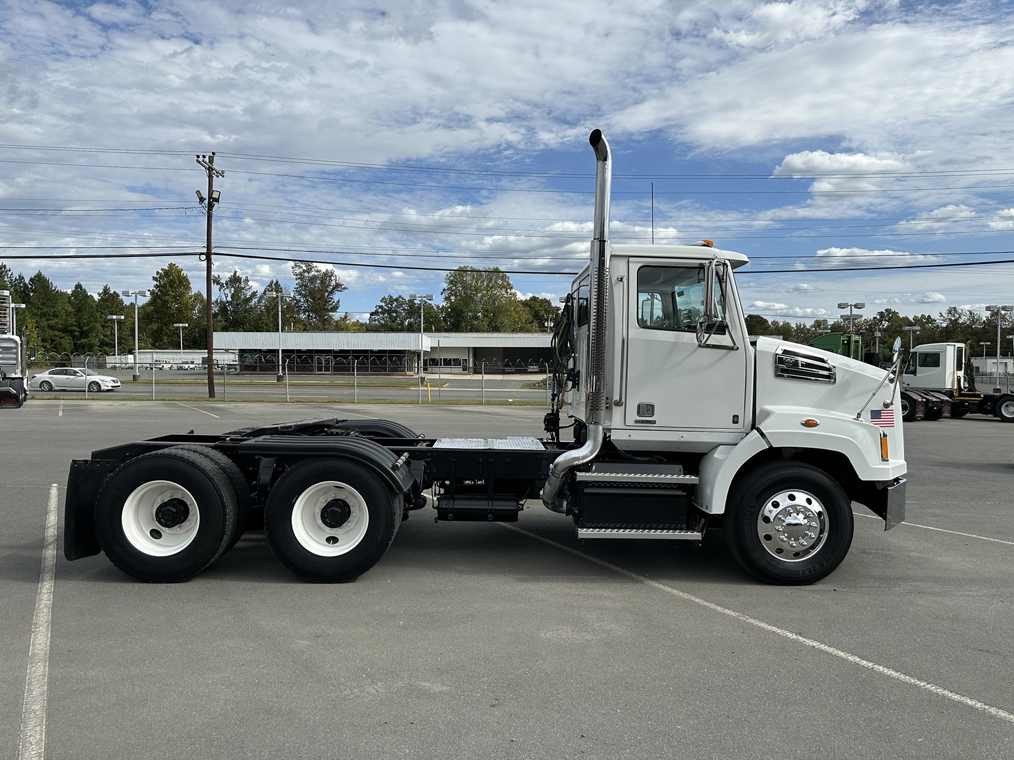 2016 Western Star 4700 - image 6 of 6