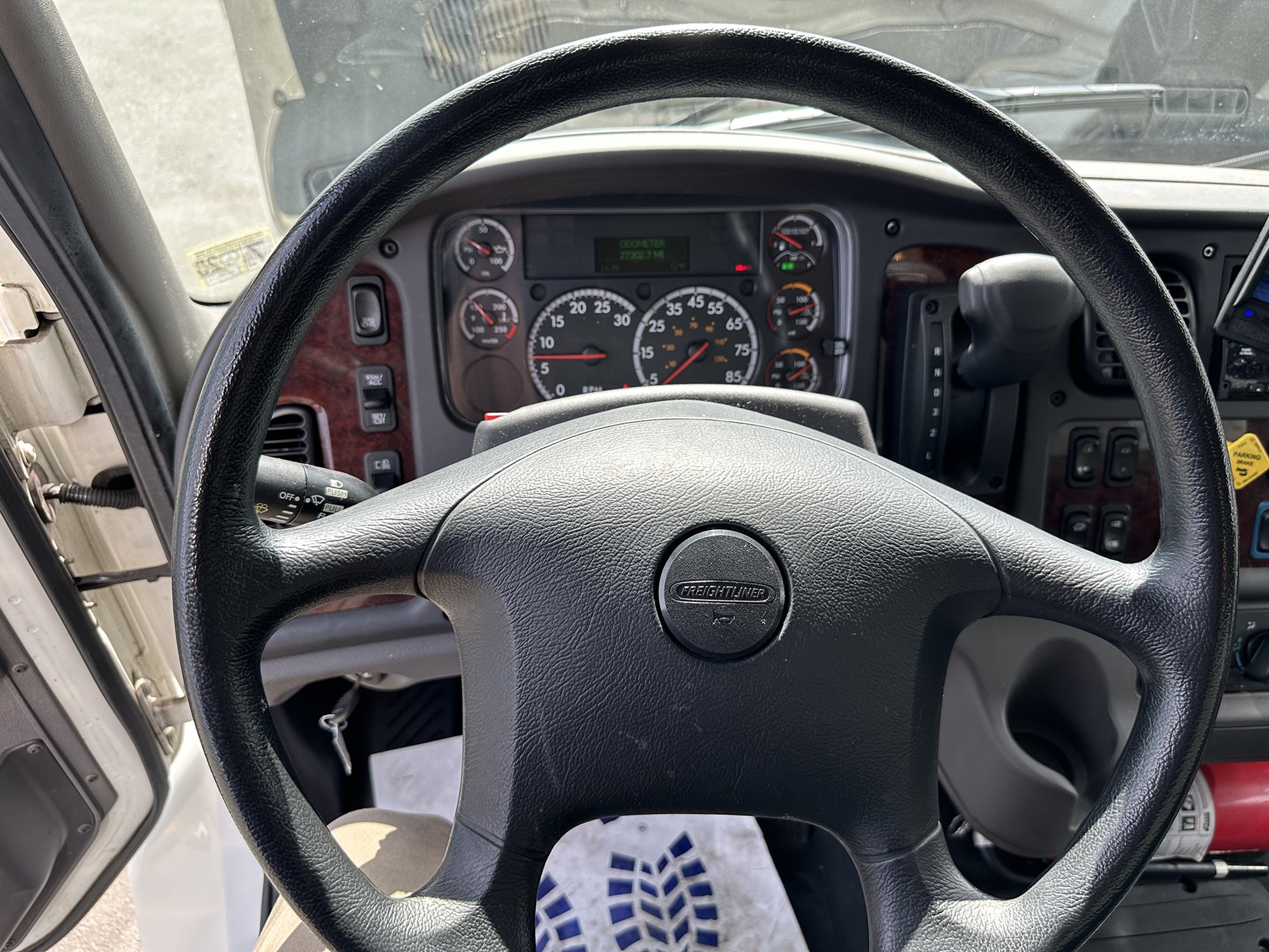 2019 Freightliner M2 - image 4 of 6