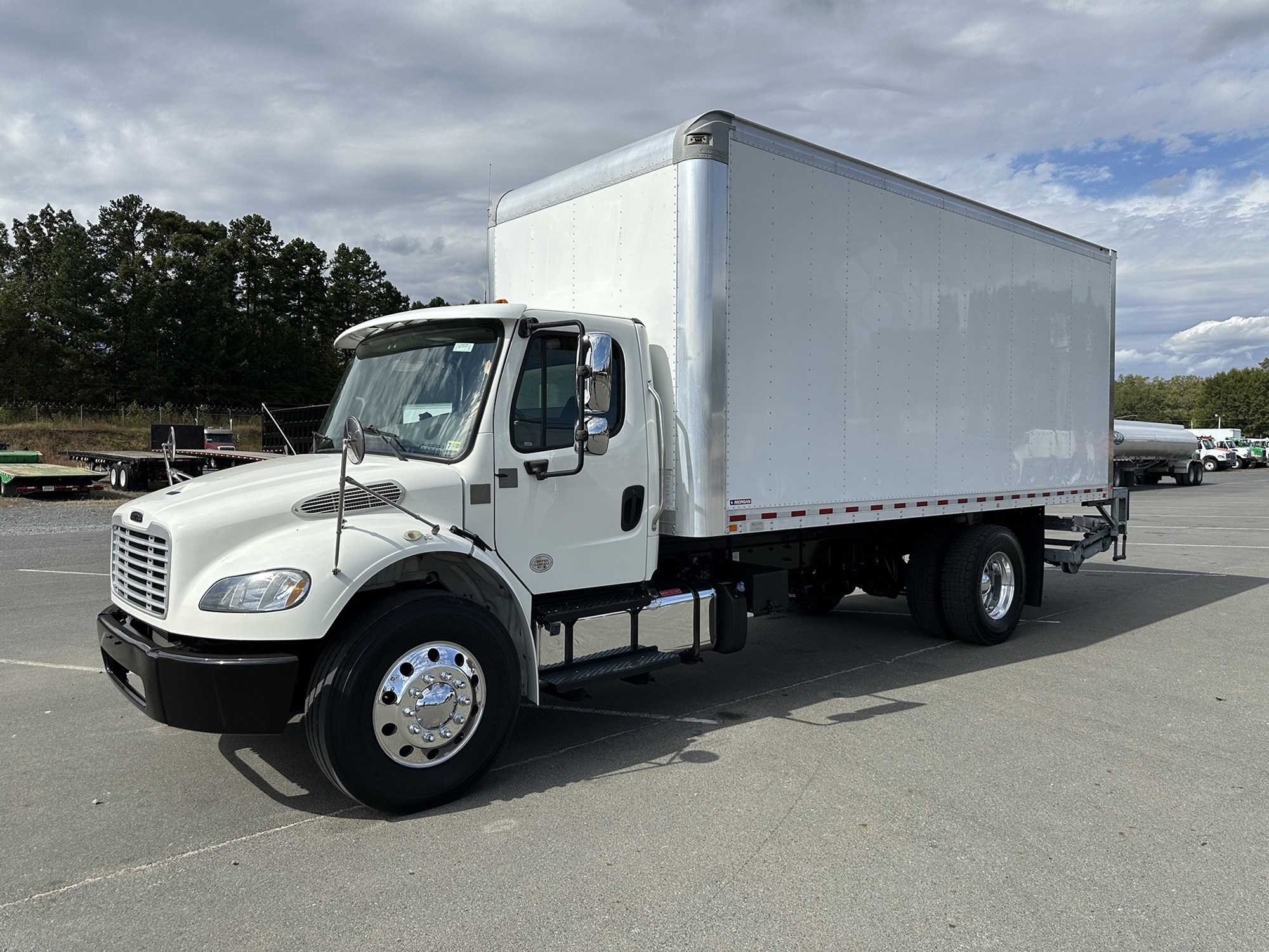 2019 Freightliner M2 - image 1 of 6