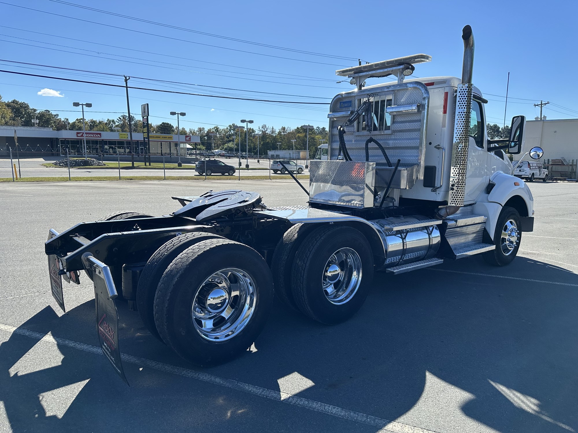 2018 Kenworth T880 - image 5 of 6