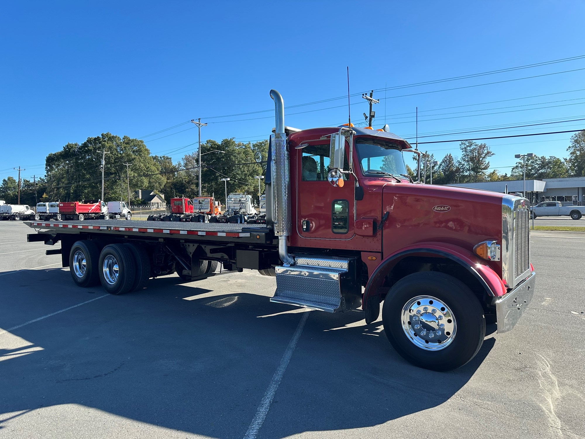 2016 Peterbilt 365 - image 4 of 6