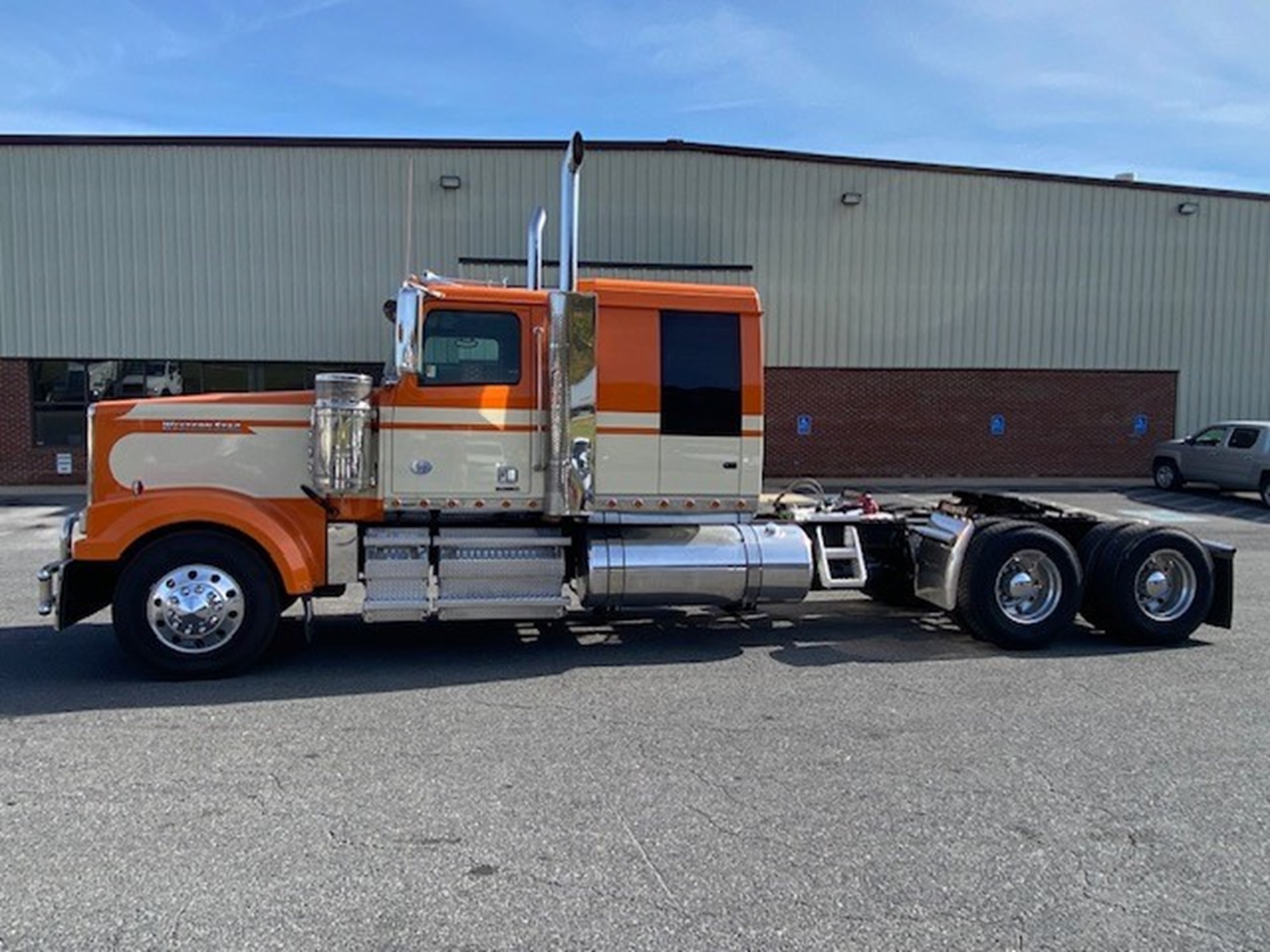 2020 Western Star 4900EX - image 2 of 6