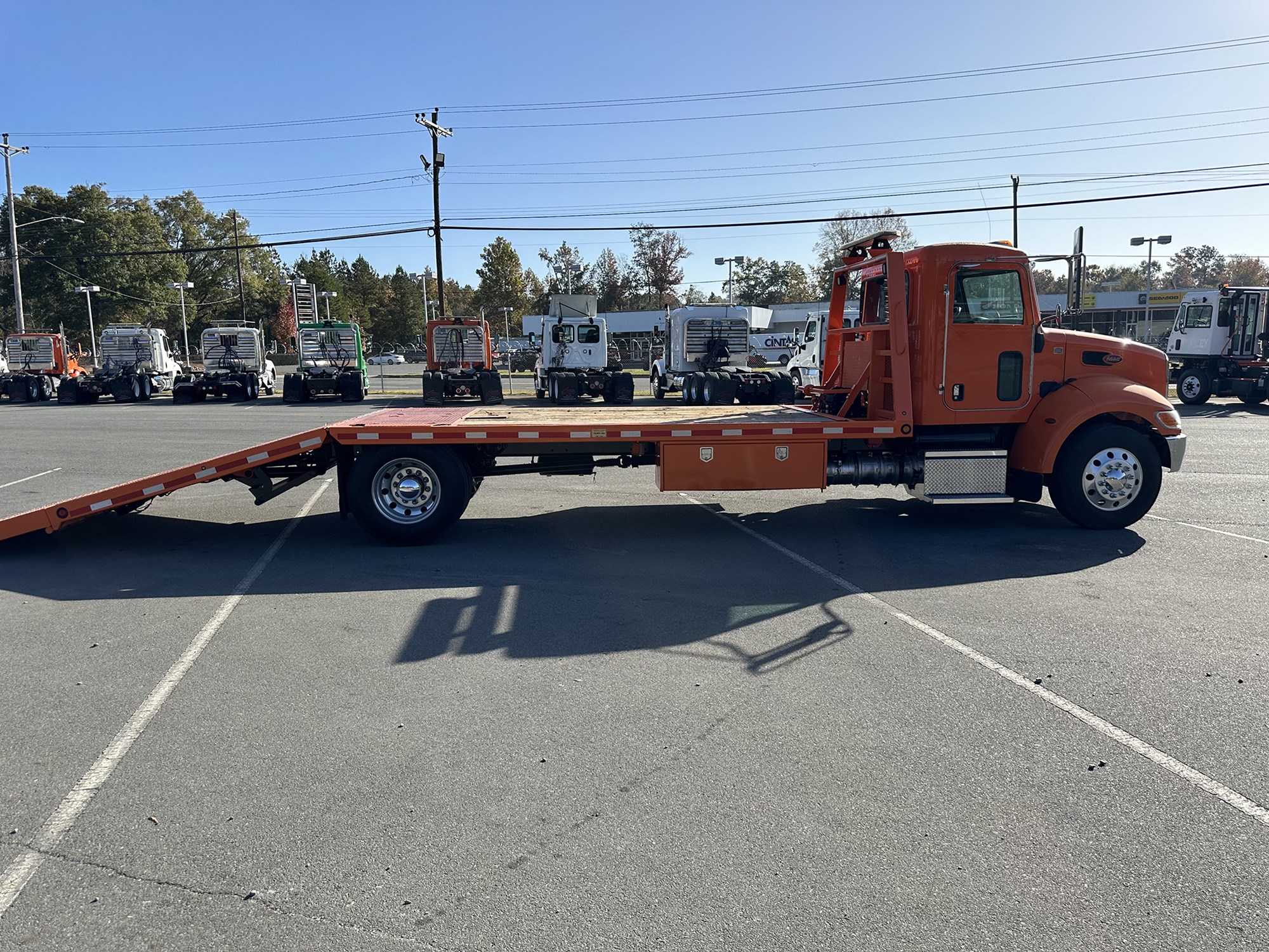 2020 Peterbilt 337 - image 6 of 6