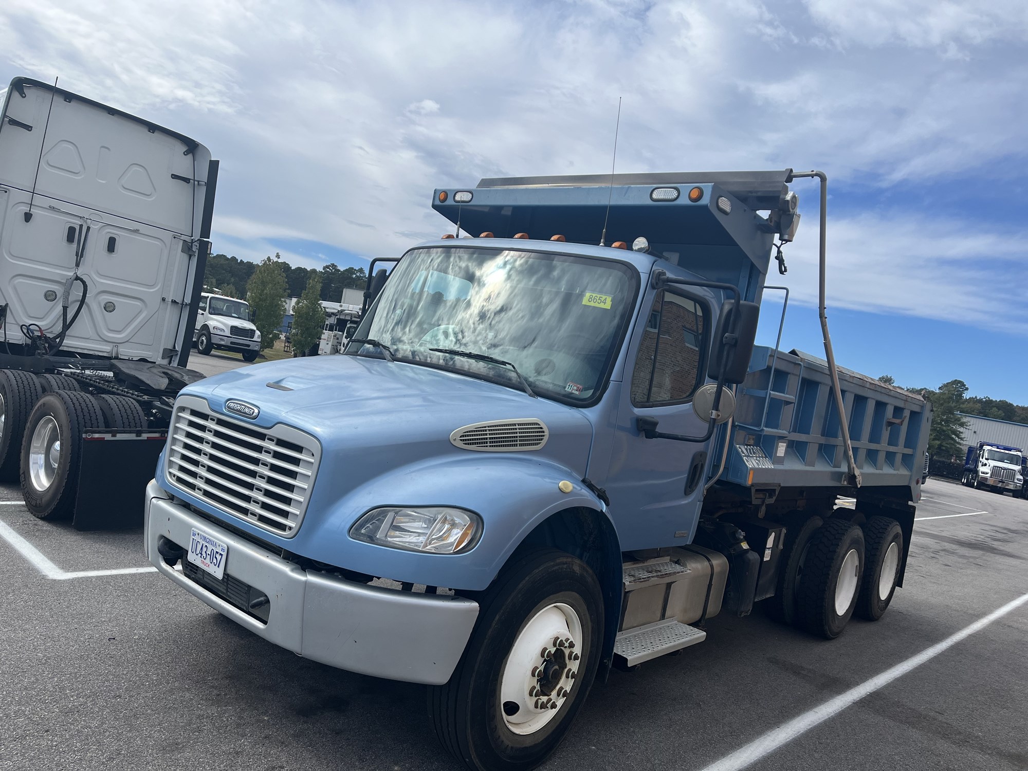 2012 Freightliner M2 - image 1 of 1