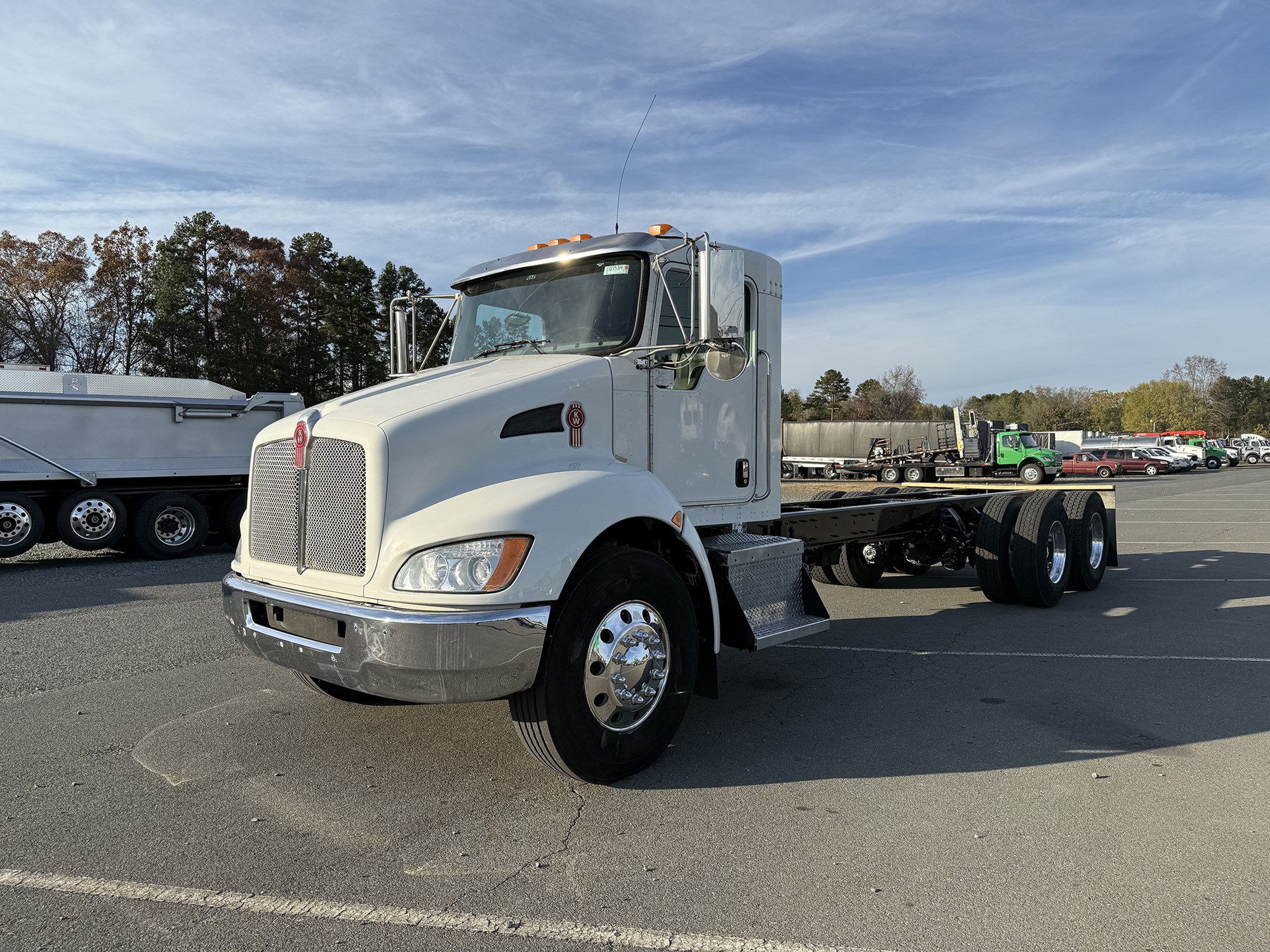 2012 Kenworth T370 - image 1 of 4