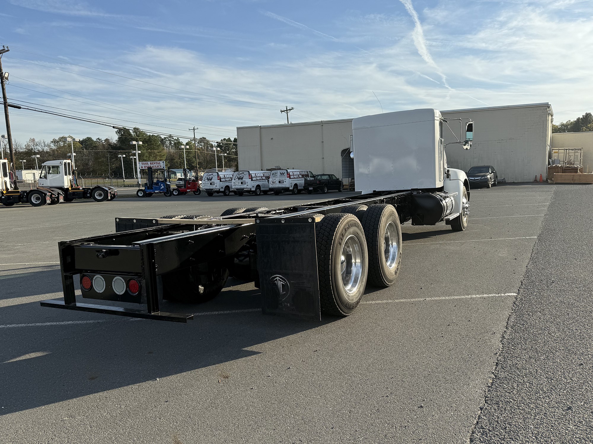 2012 Kenworth T370 - image 3 of 4