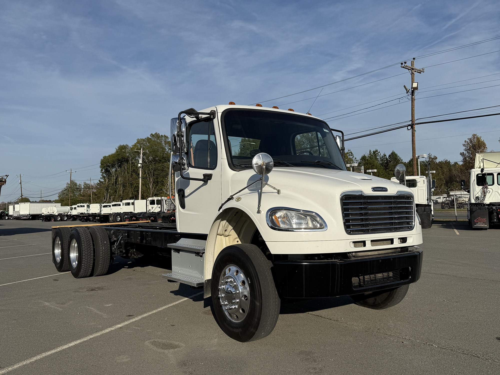 2018 Freightliner M2 - image 2 of 4