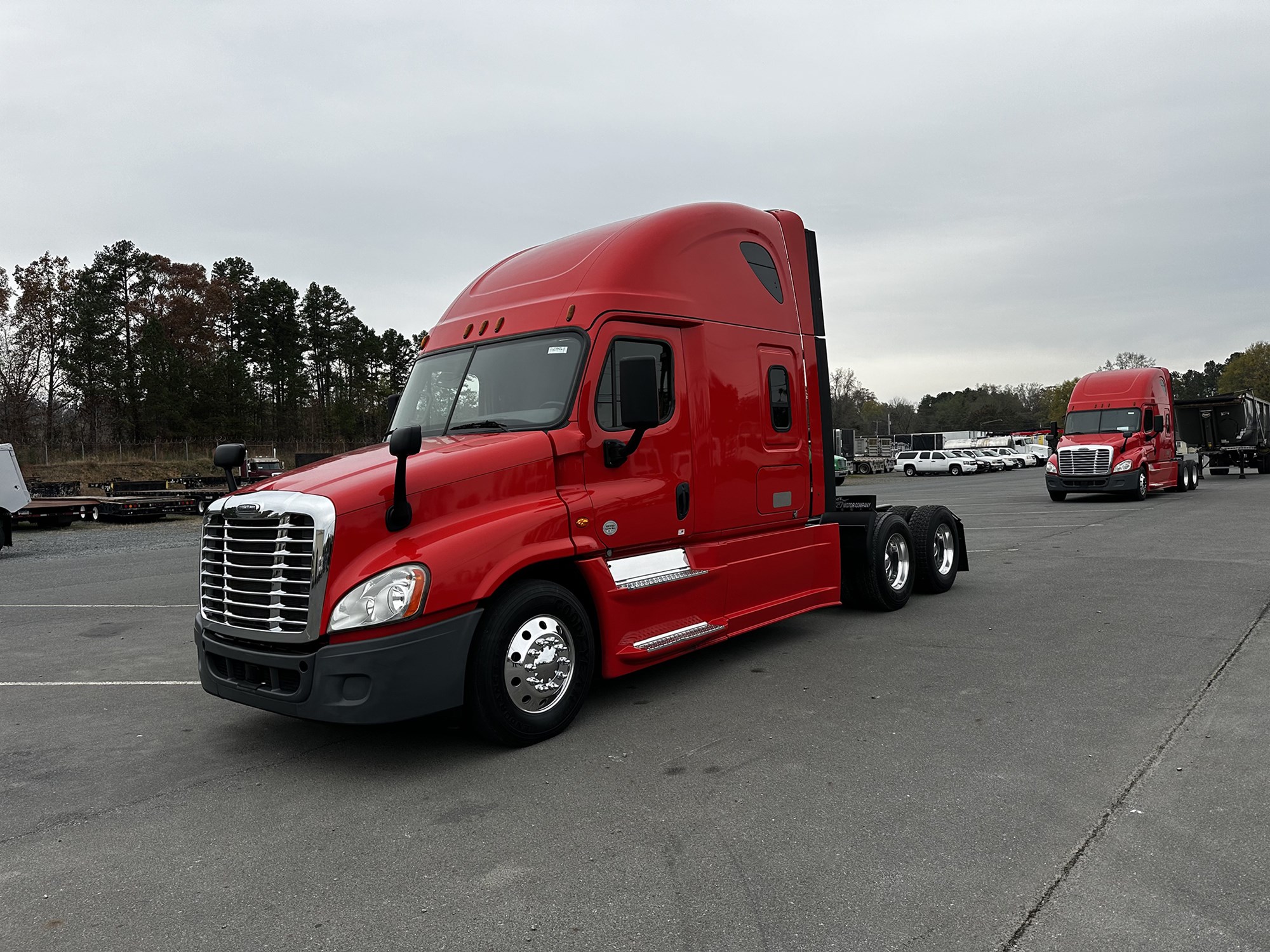 2020 Freightliner Cascadia 125 - image 1 of 6