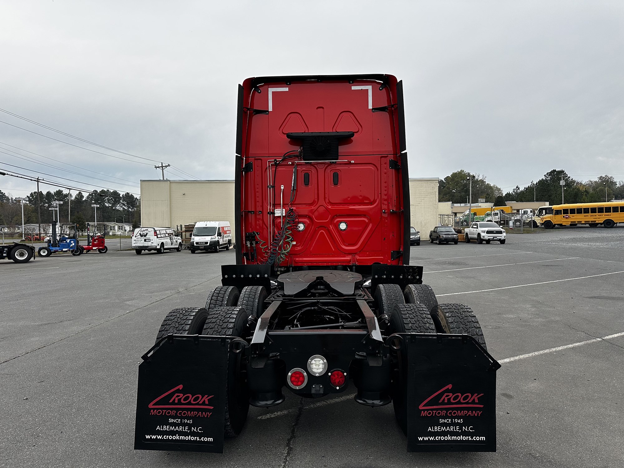 2020 Freightliner Cascadia 125 - image 3 of 6