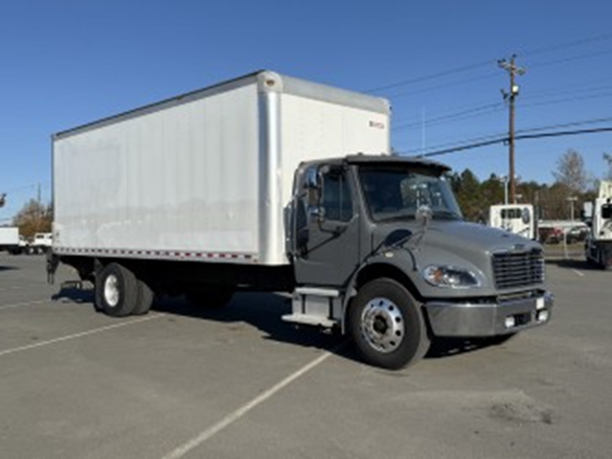 2019 Freightliner M2 - image 2 of 5