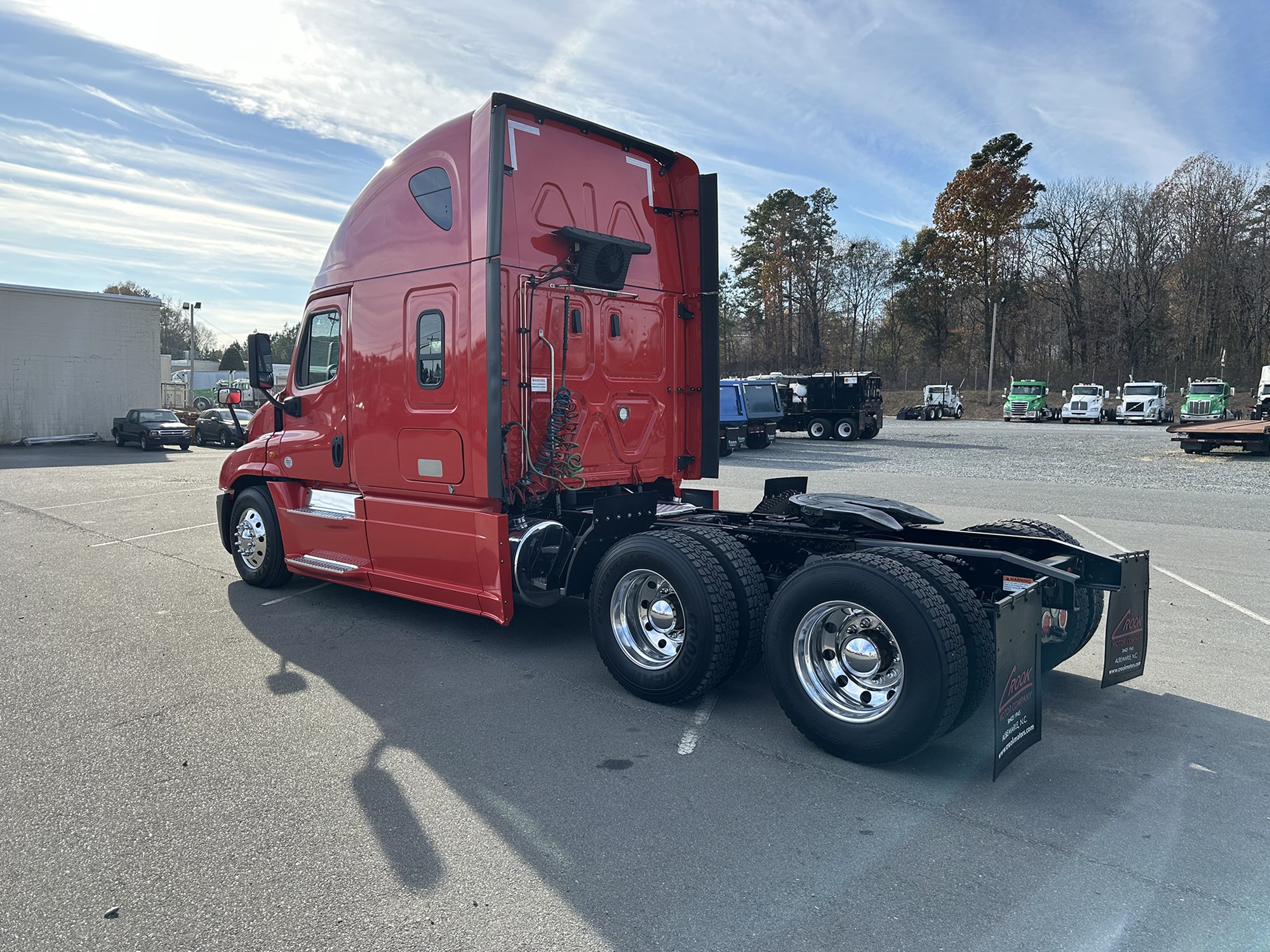 2020 Freightliner Cascadia 125 - image 3 of 6