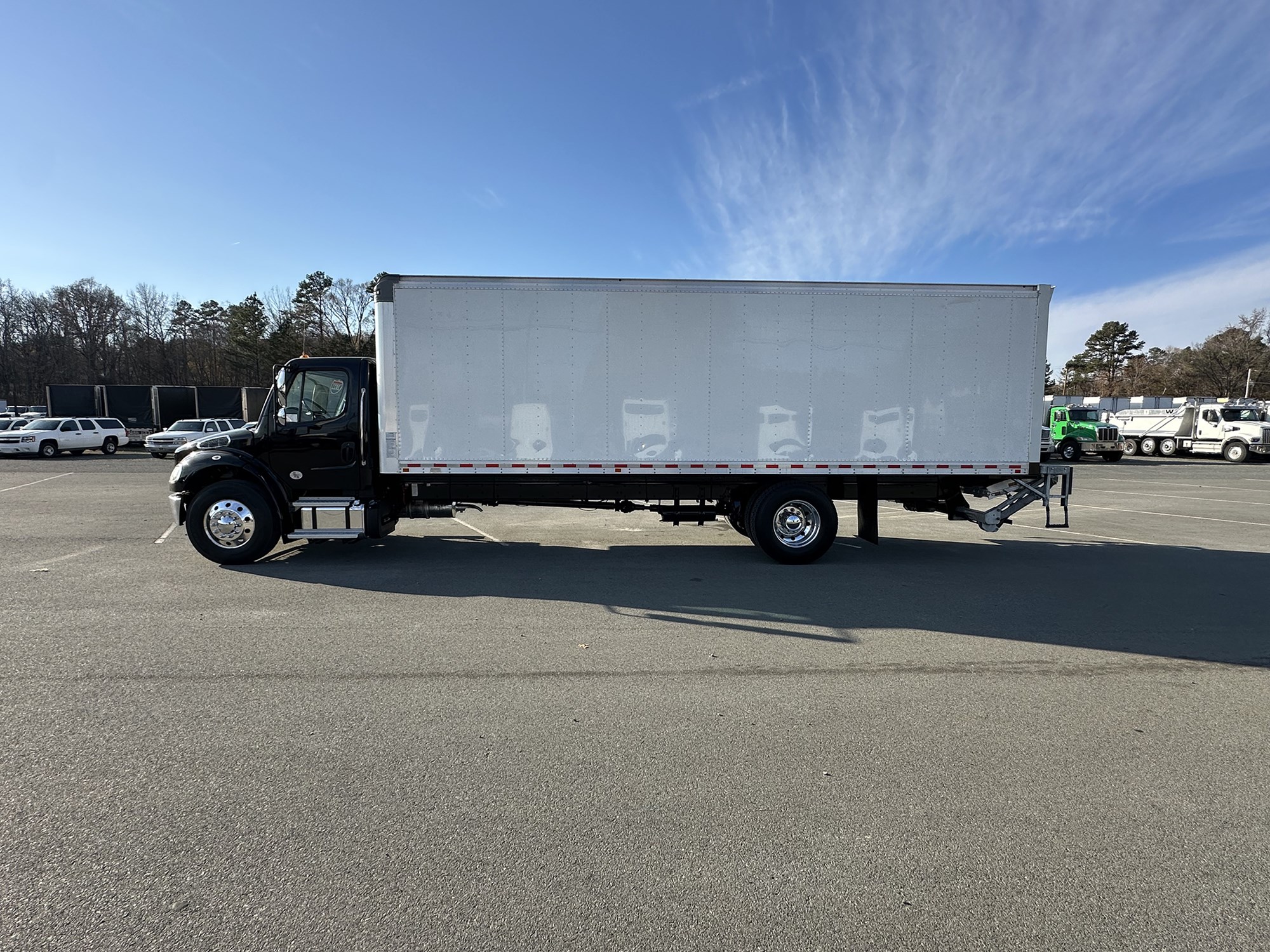 2022 Freightliner M2 - image 3 of 6