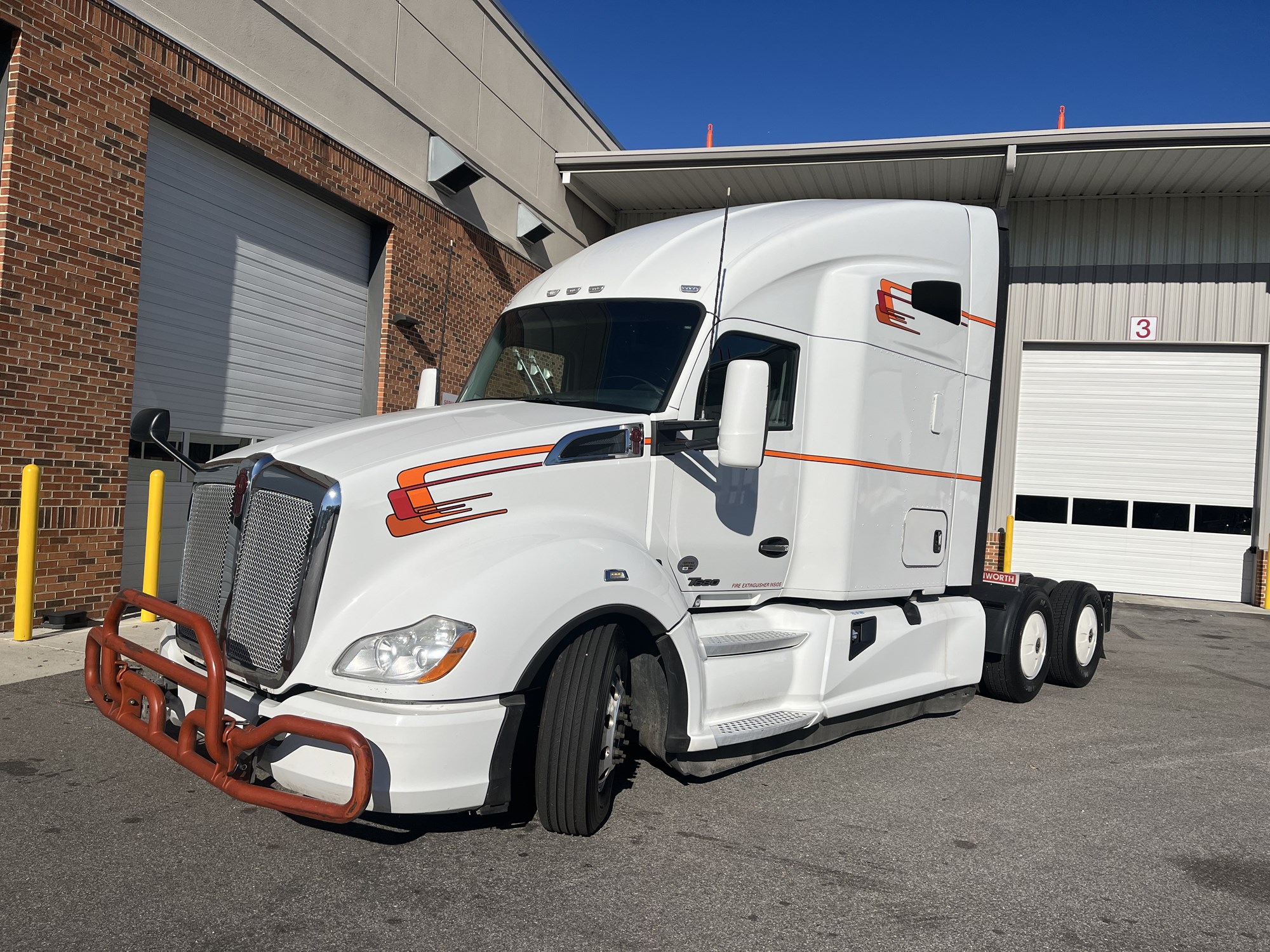 2020 Kenworth T680 - image 1 of 6