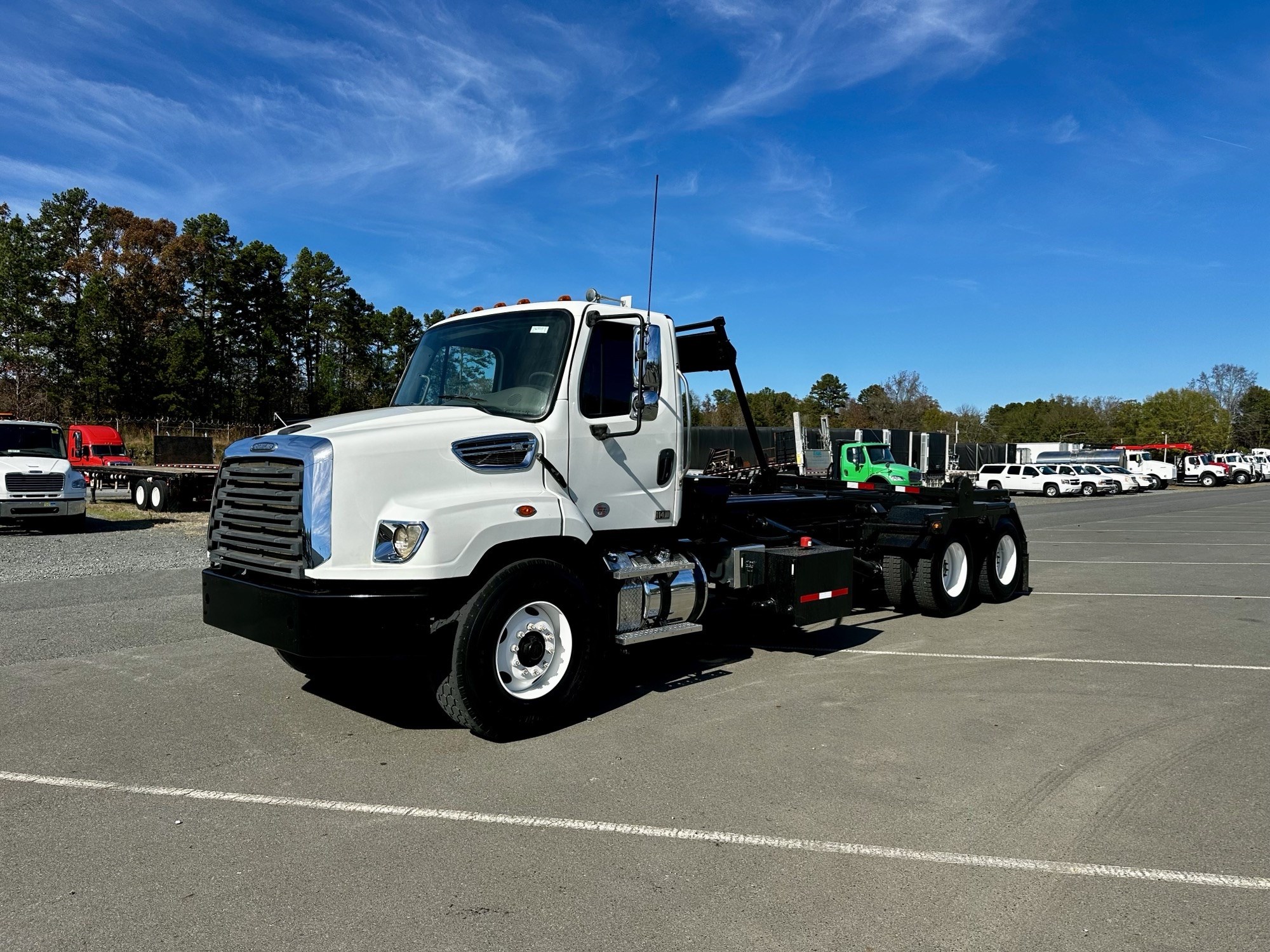 2018 Freightliner 114SD - image 1 of 6