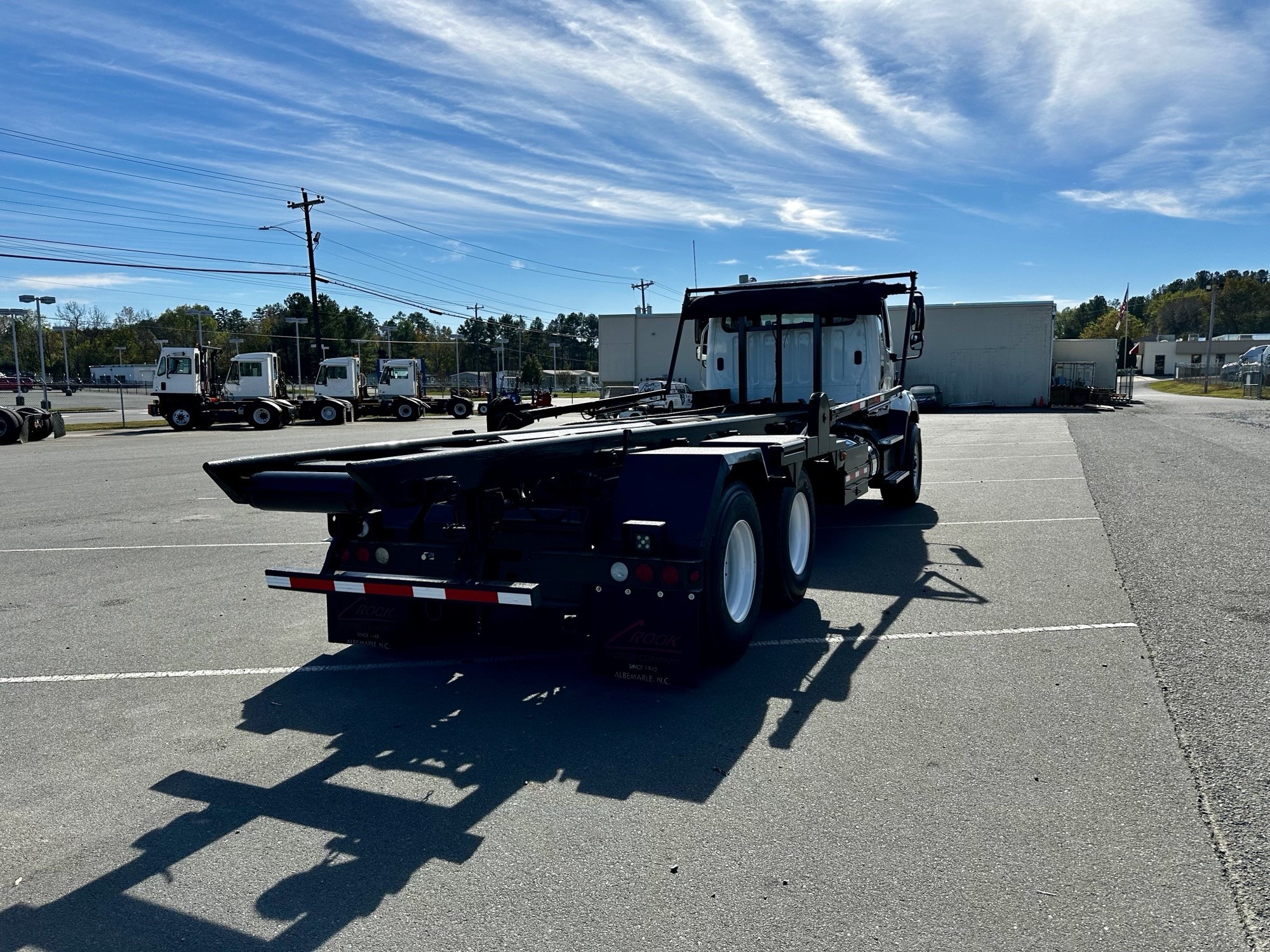 2018 Freightliner 114SD - image 3 of 6