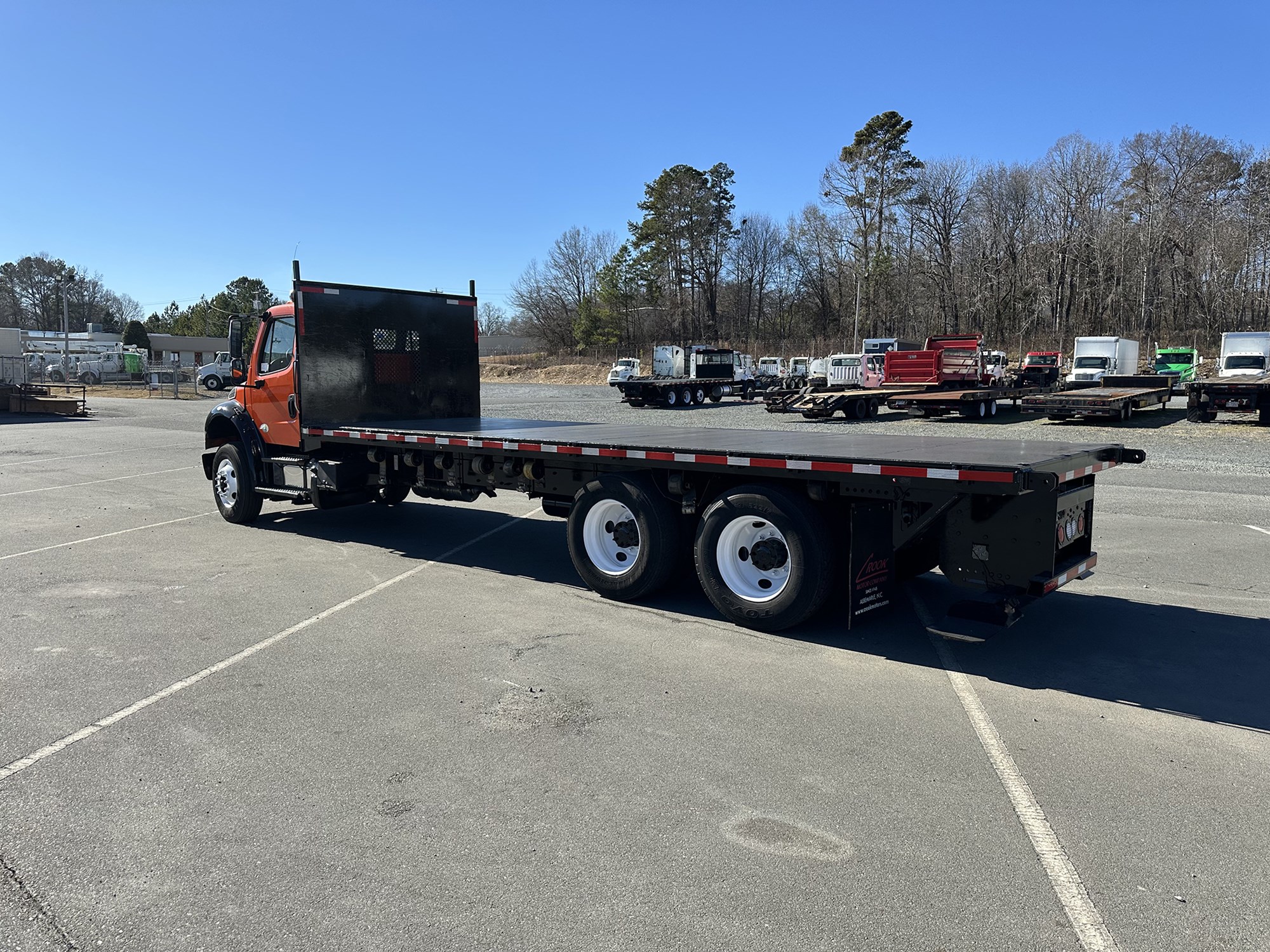 2018 Freightliner M2 - image 3 of 6