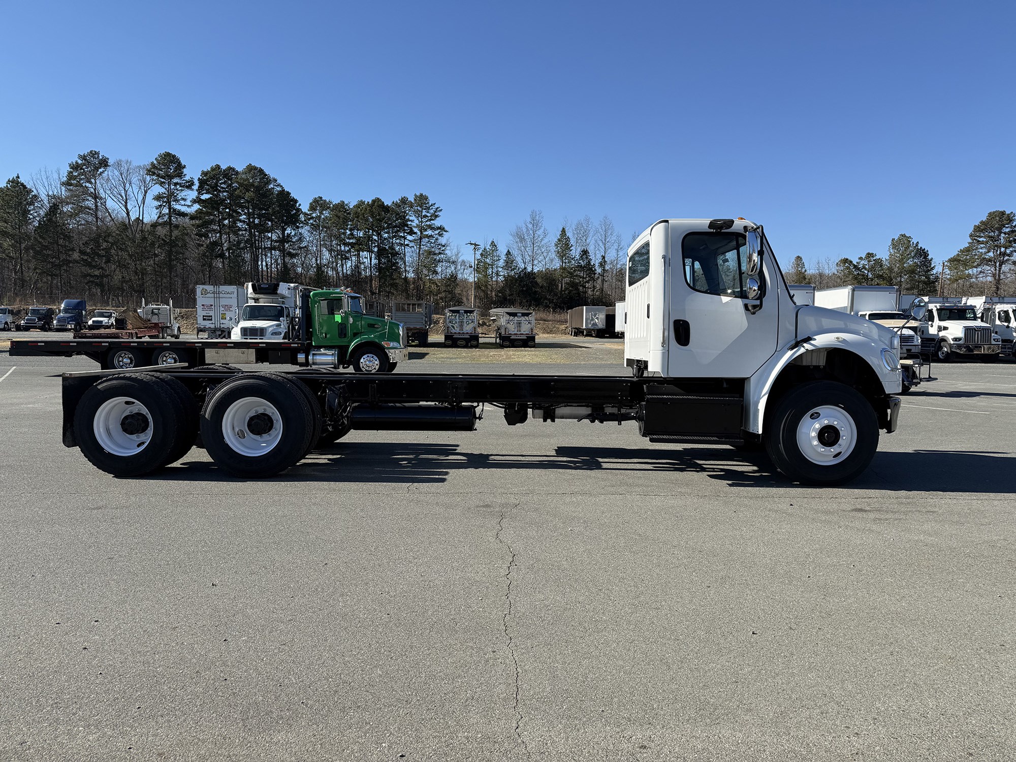 2018 Freightliner M2 - image 3 of 6