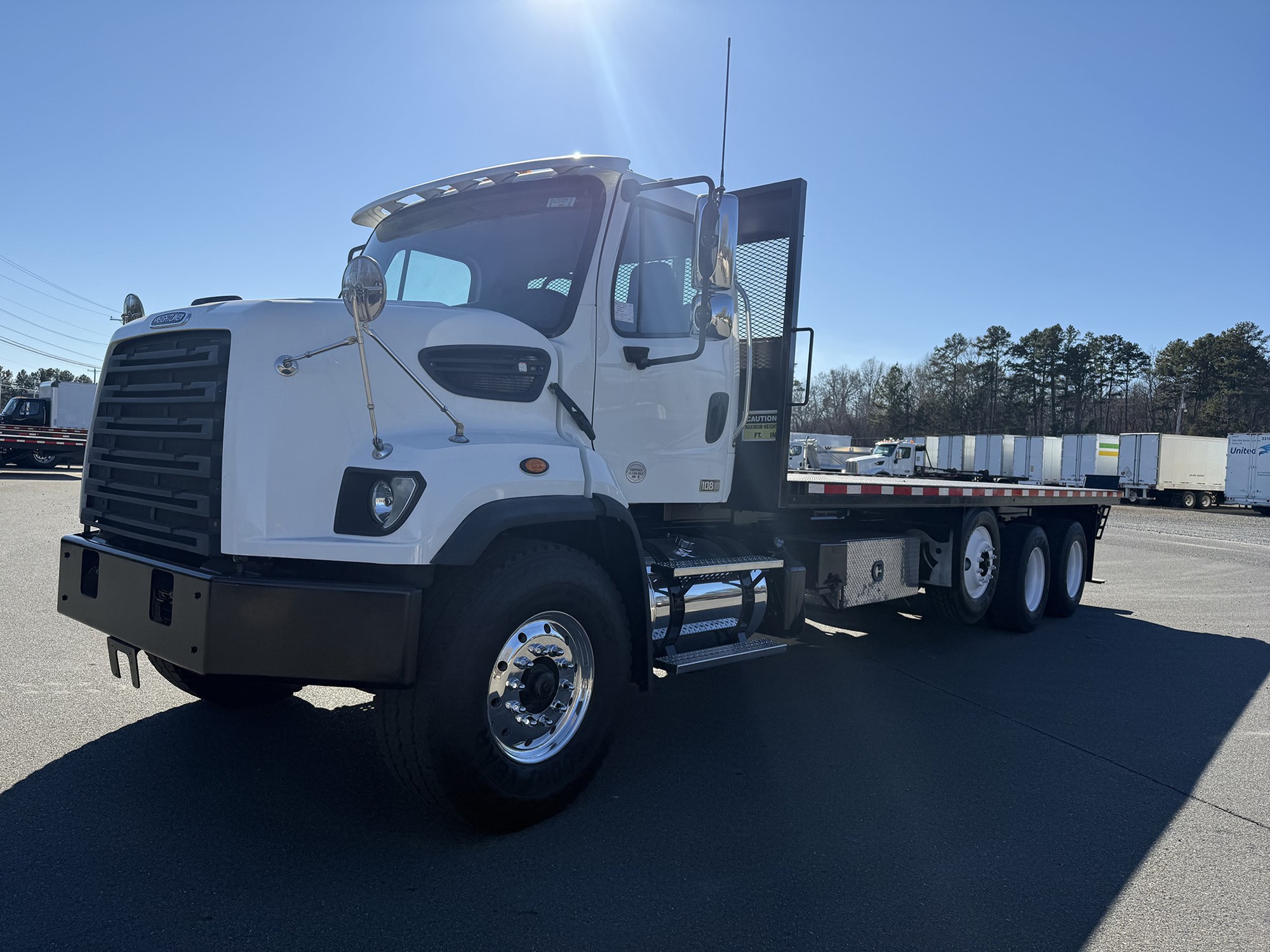 2016 Freightliner 108SD - image 1 of 6