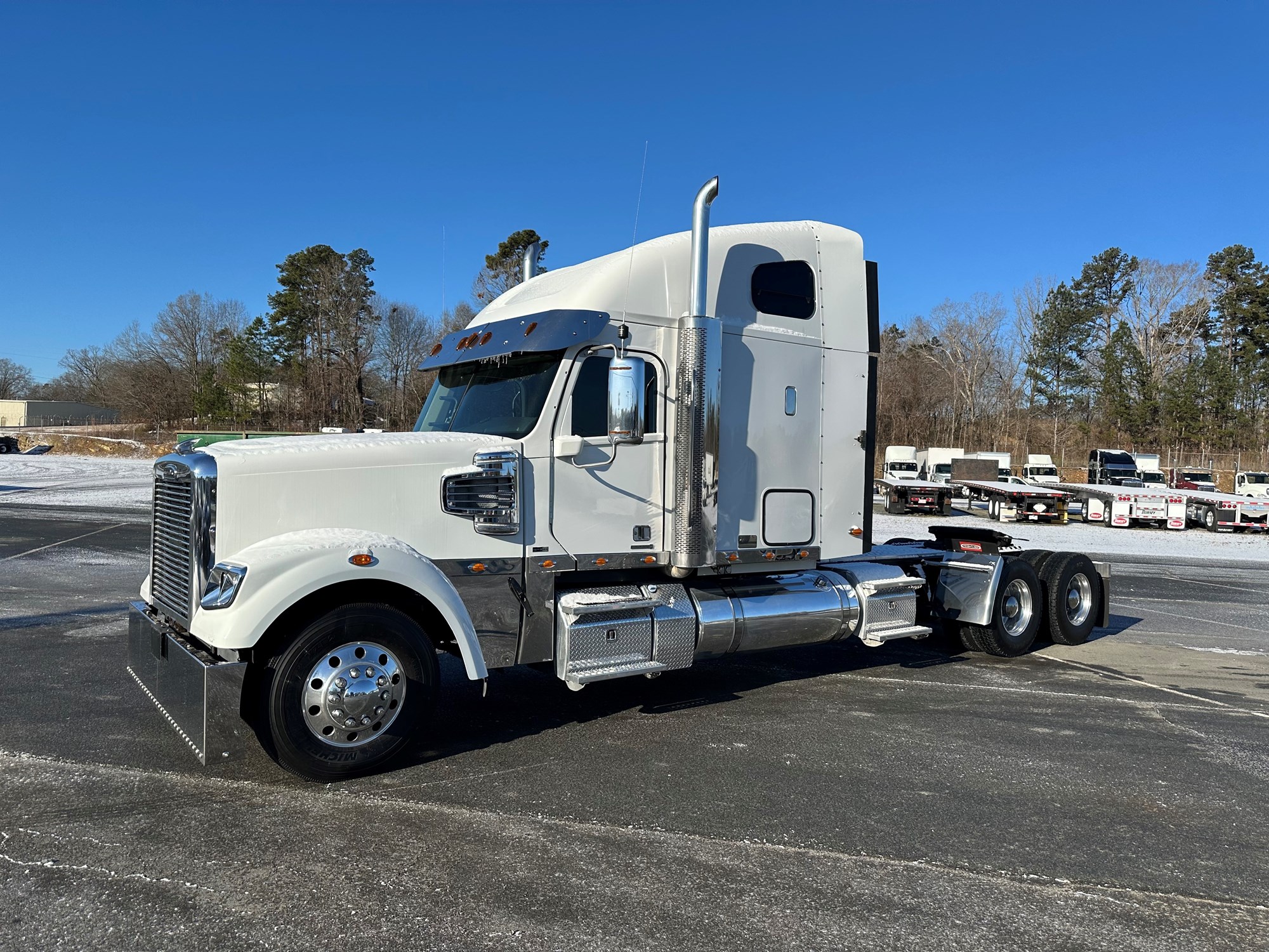 2011 Freightliner Coronado 132 - image 1 of 2