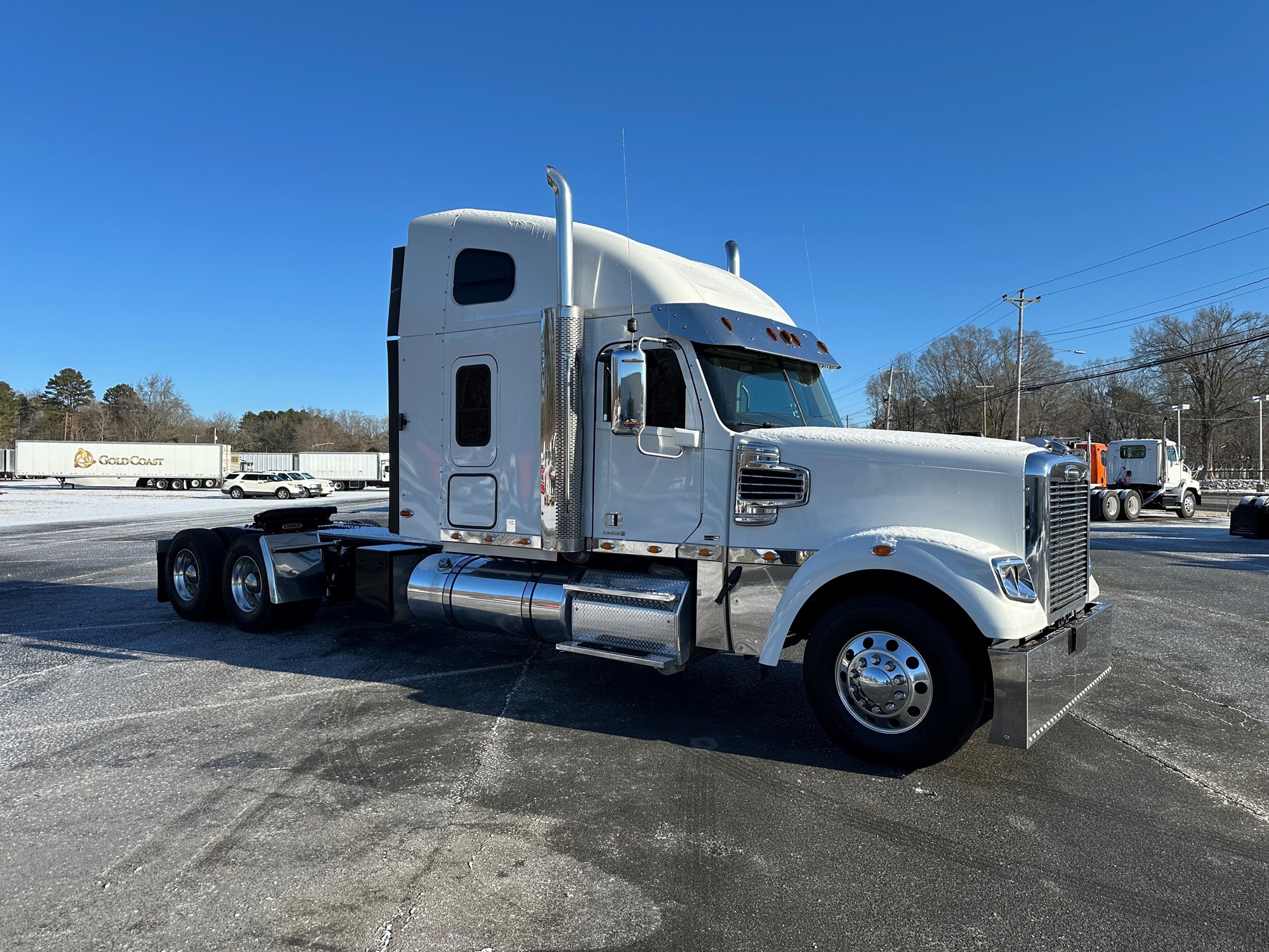 2011 Freightliner Coronado 132 - image 2 of 2