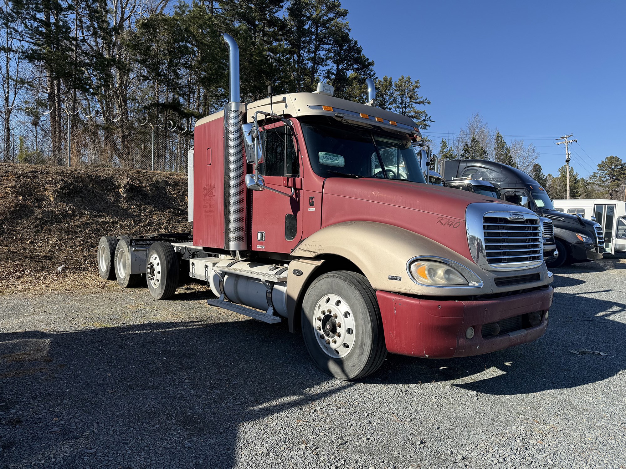 2006 Freightliner CL120 Columbia - image 2 of 2