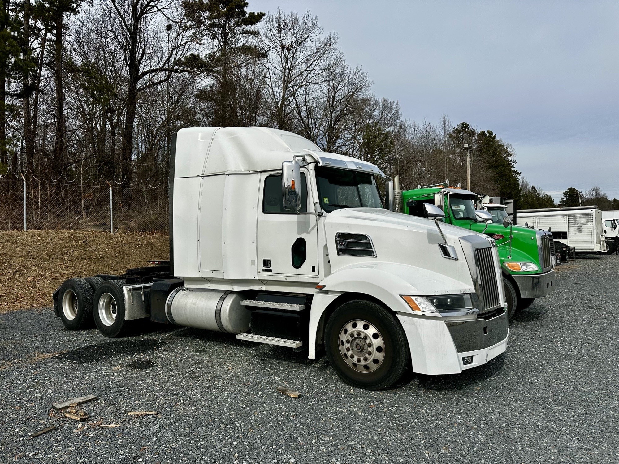 2016 Western Star 5700XE - image 5 of 5