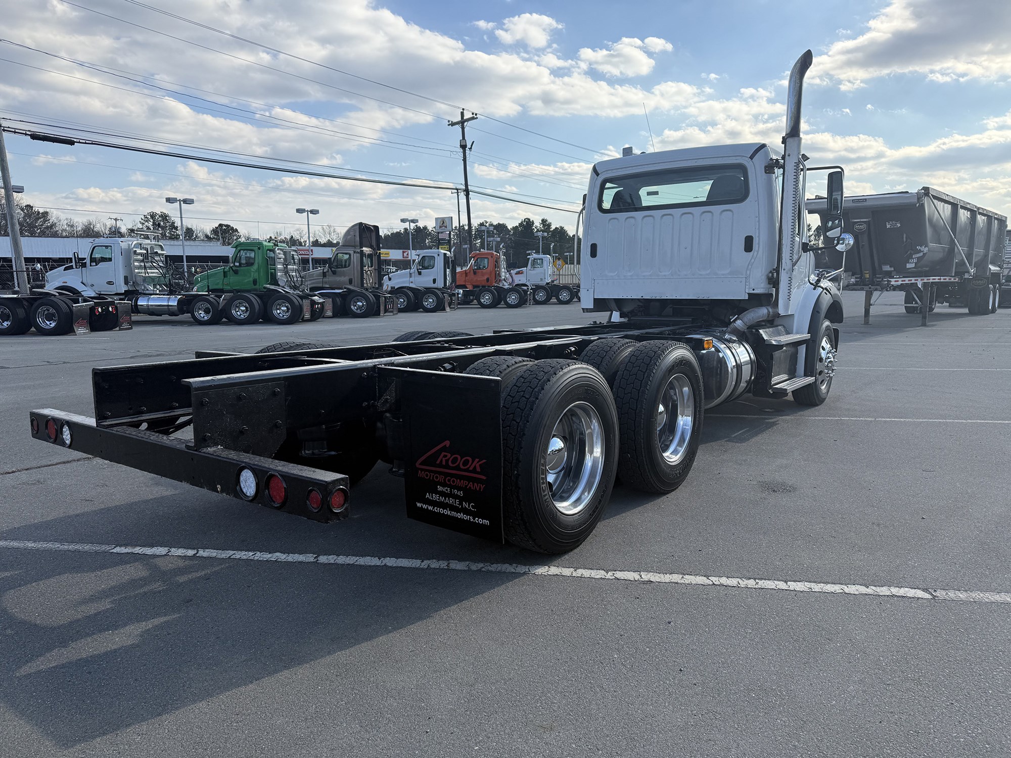 2014 Freightliner M2 - image 4 of 6