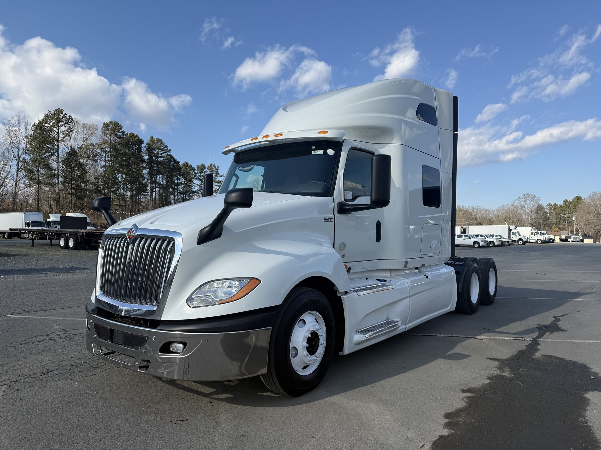 2019 International LT625 - image 1 of 6