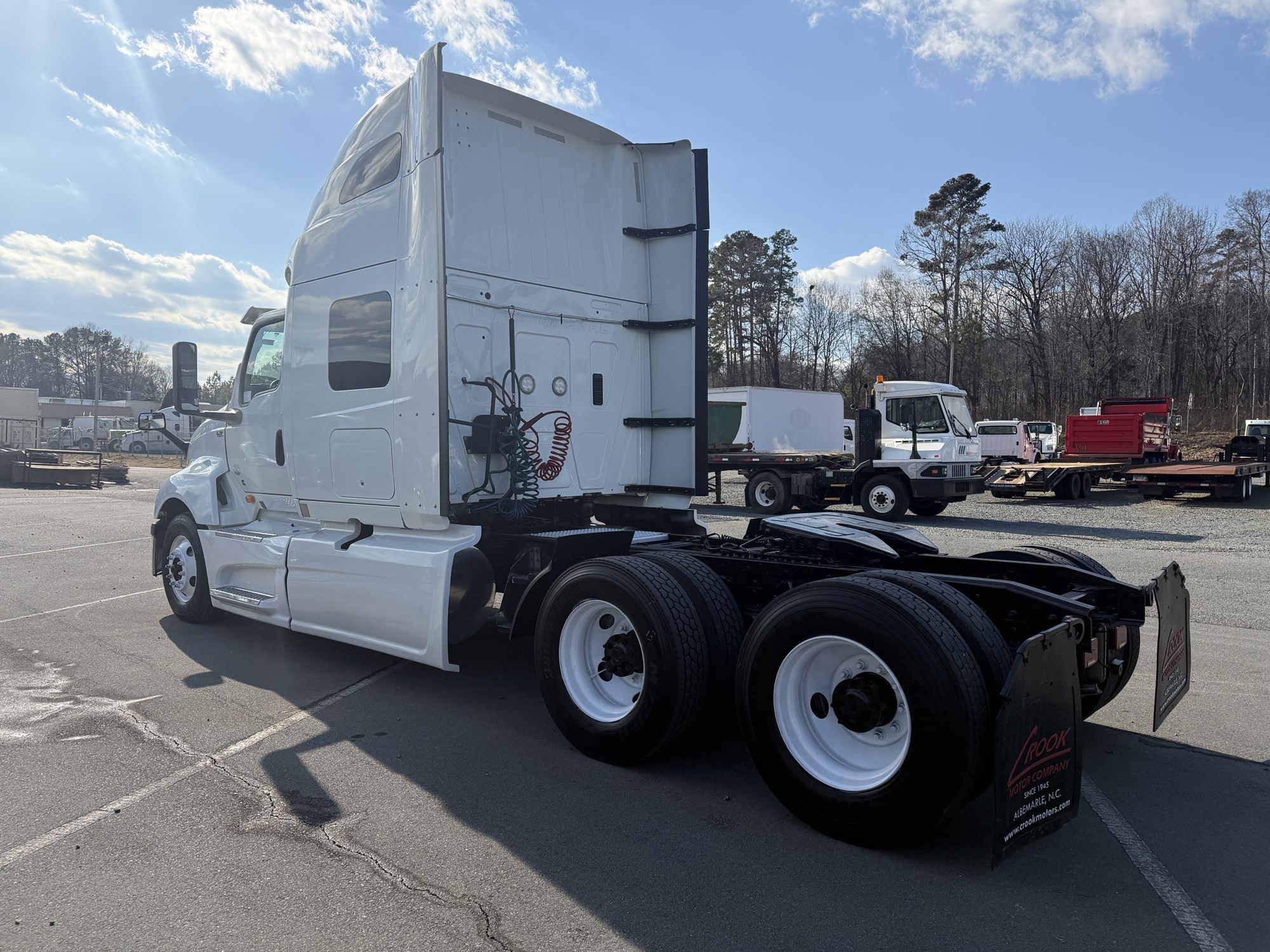 2019 International LT625 - image 6 of 6