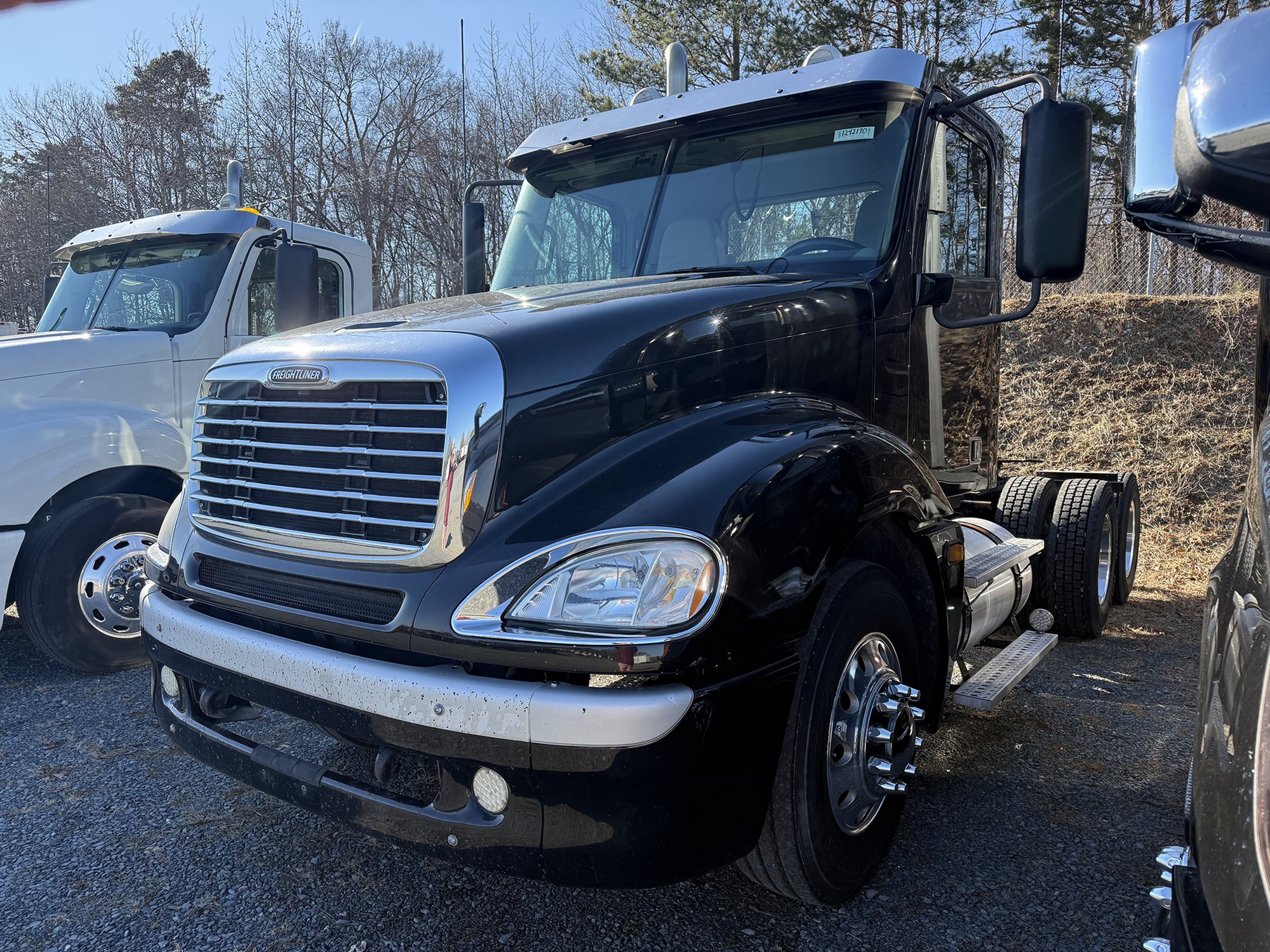 2018 Freightliner Columbia - image 1 of 2