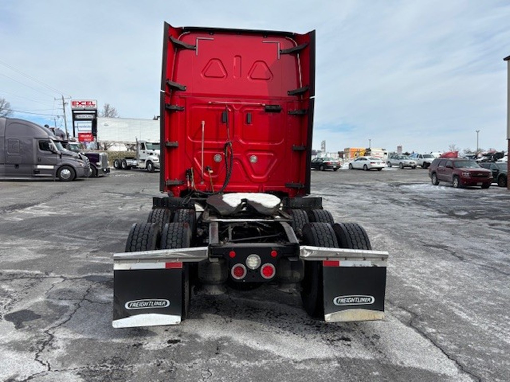 2020 Freightliner Cascadia 126 - image 3 of 6