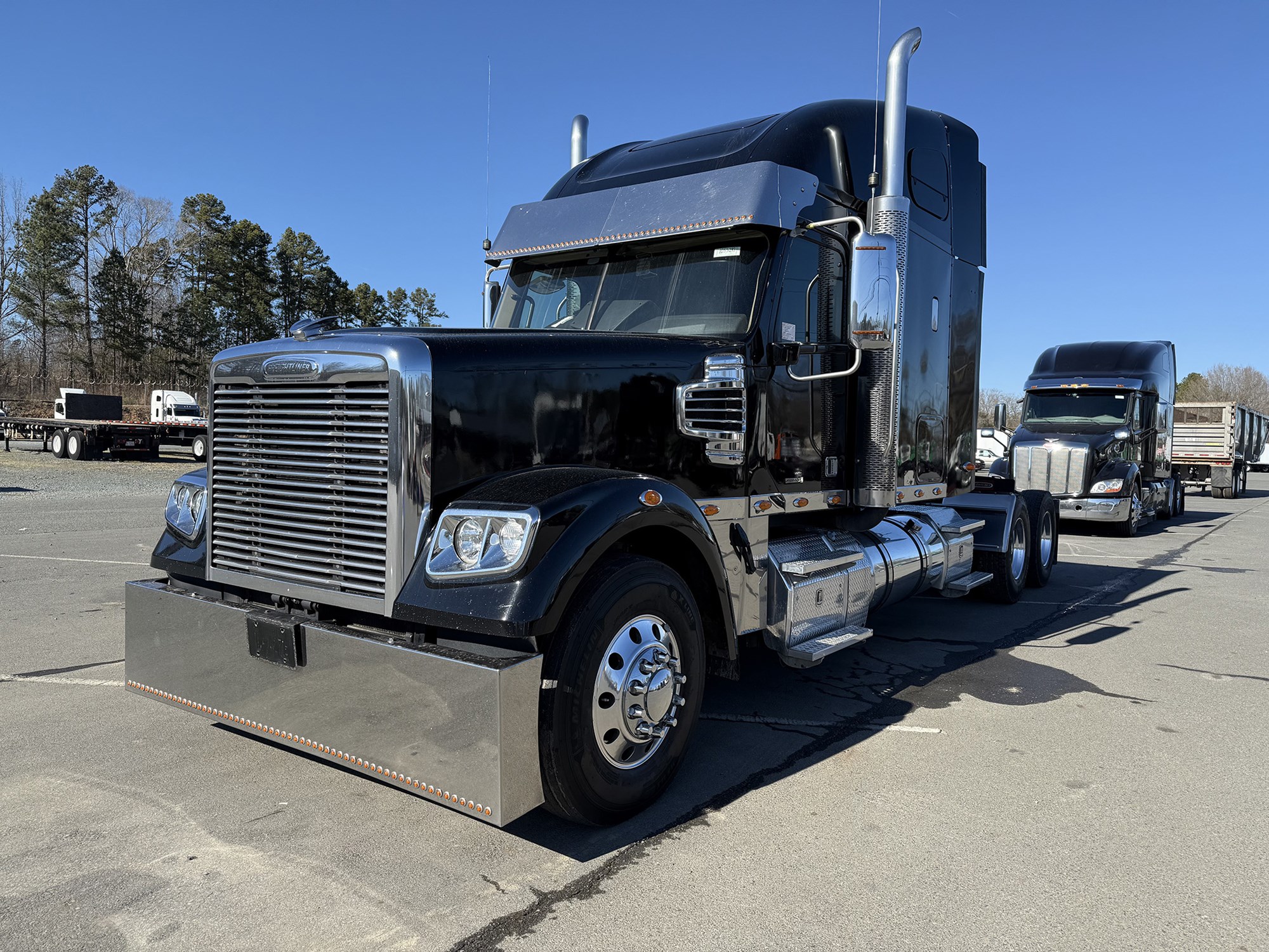 2011 Freightliner 132 Coronado - image 1 of 6