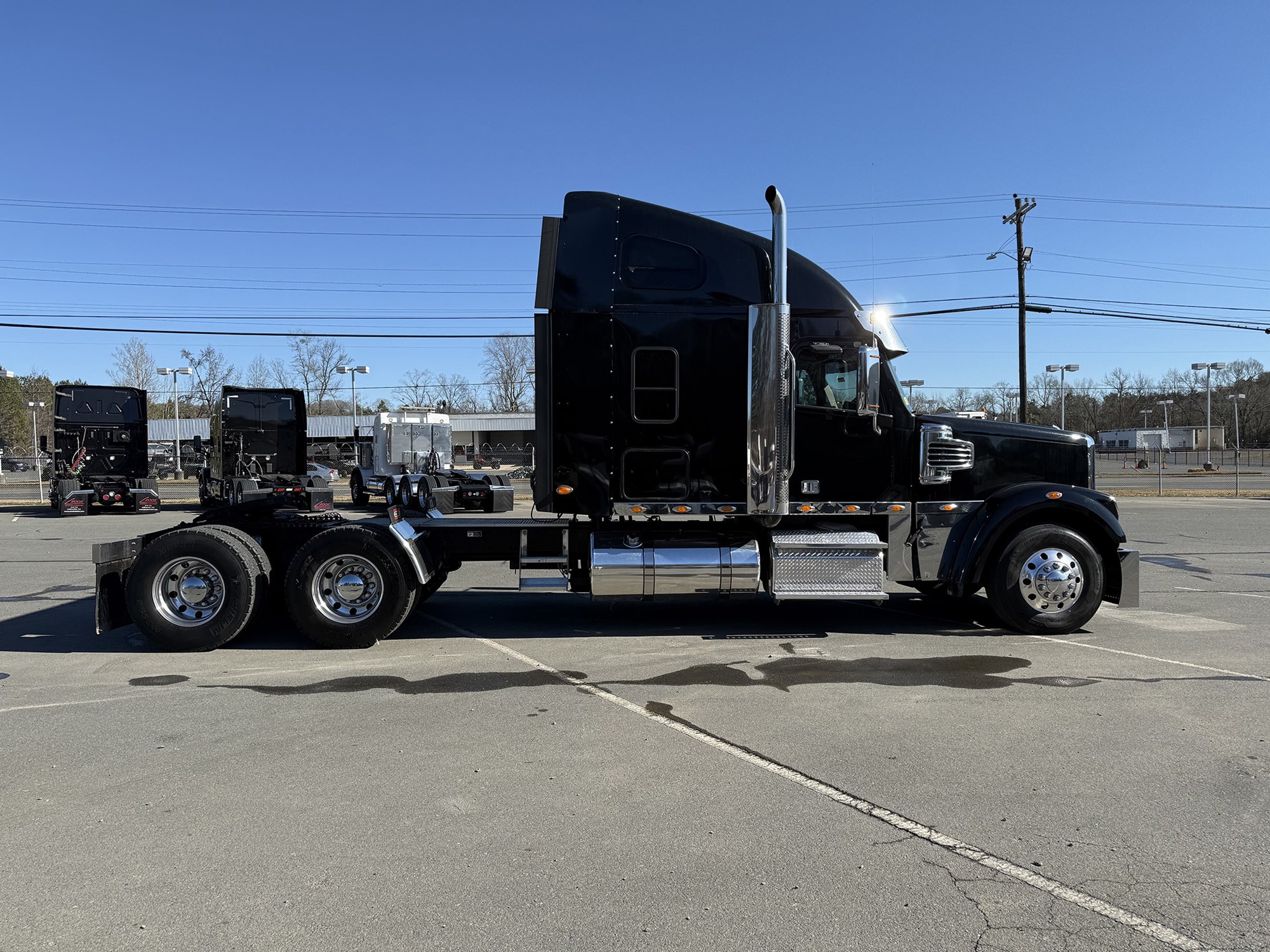 2011 Freightliner 132 Coronado - image 3 of 6