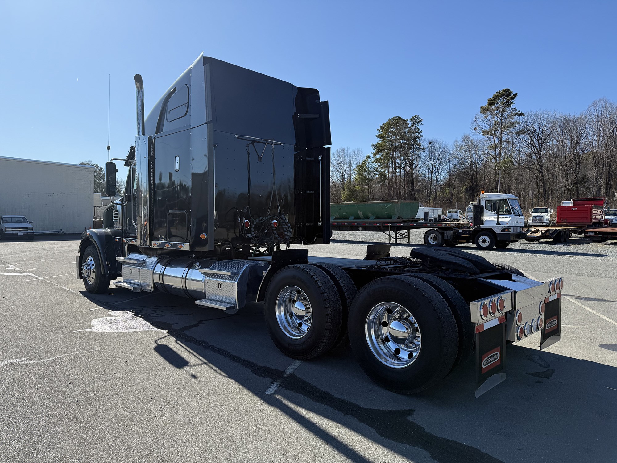 2011 Freightliner 132 Coronado - image 5 of 6