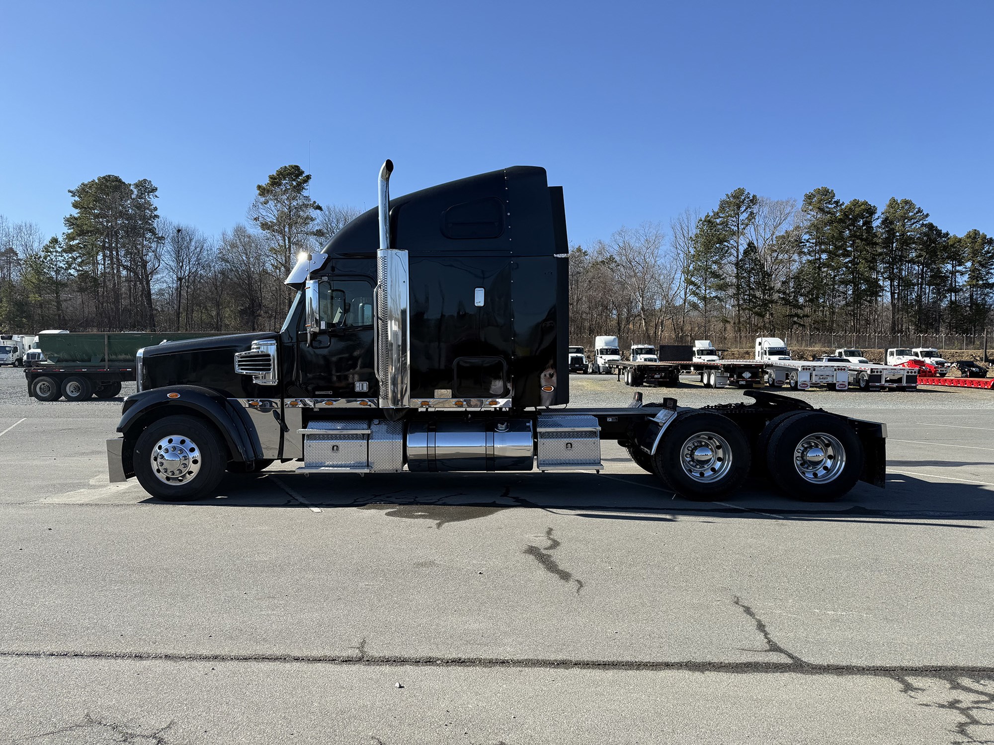 2011 Freightliner 132 Coronado - image 6 of 6