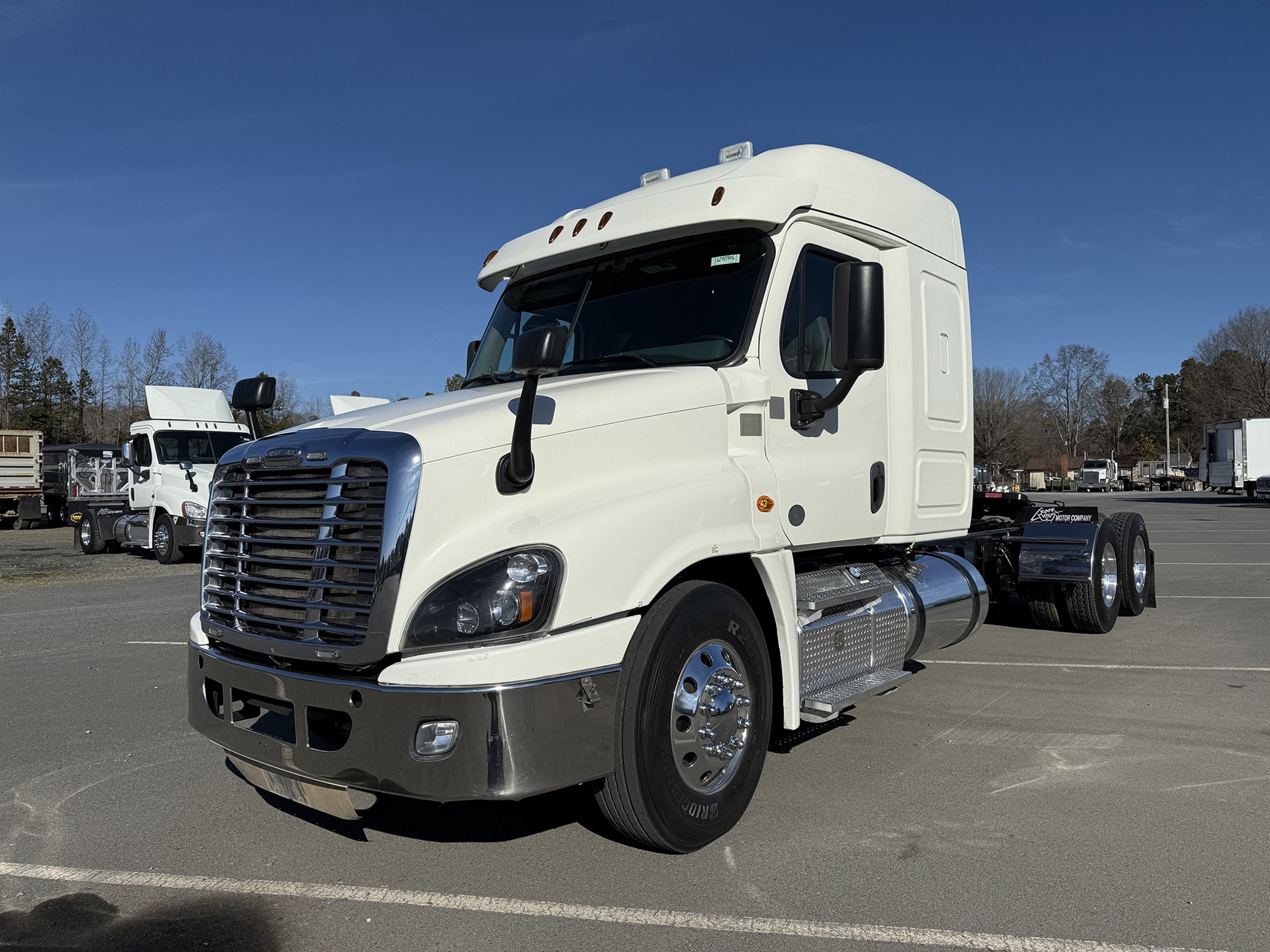 2017 Freightliner Cascadia 125 - image 1 of 6